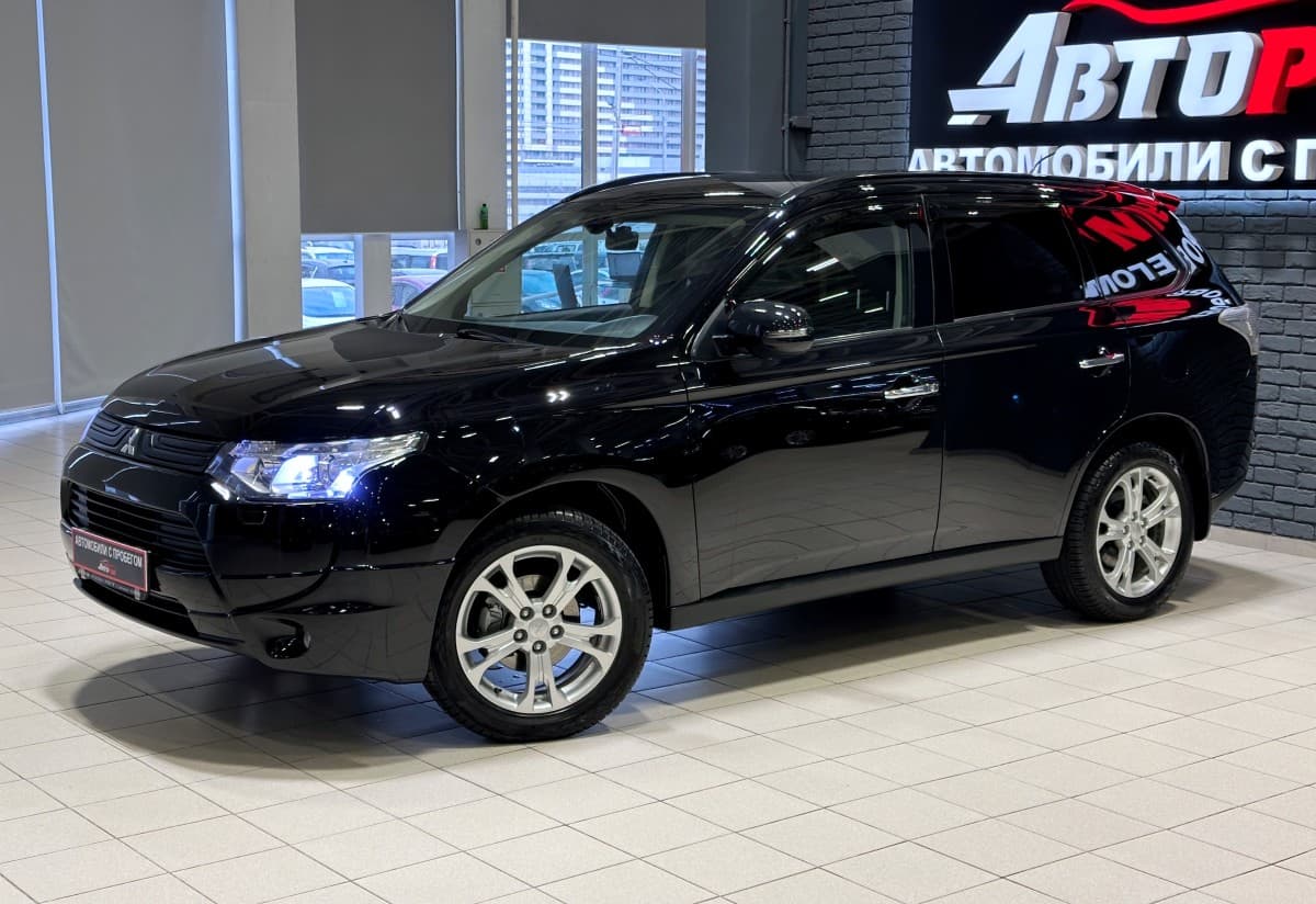 Mitsubishi Outlander - 1