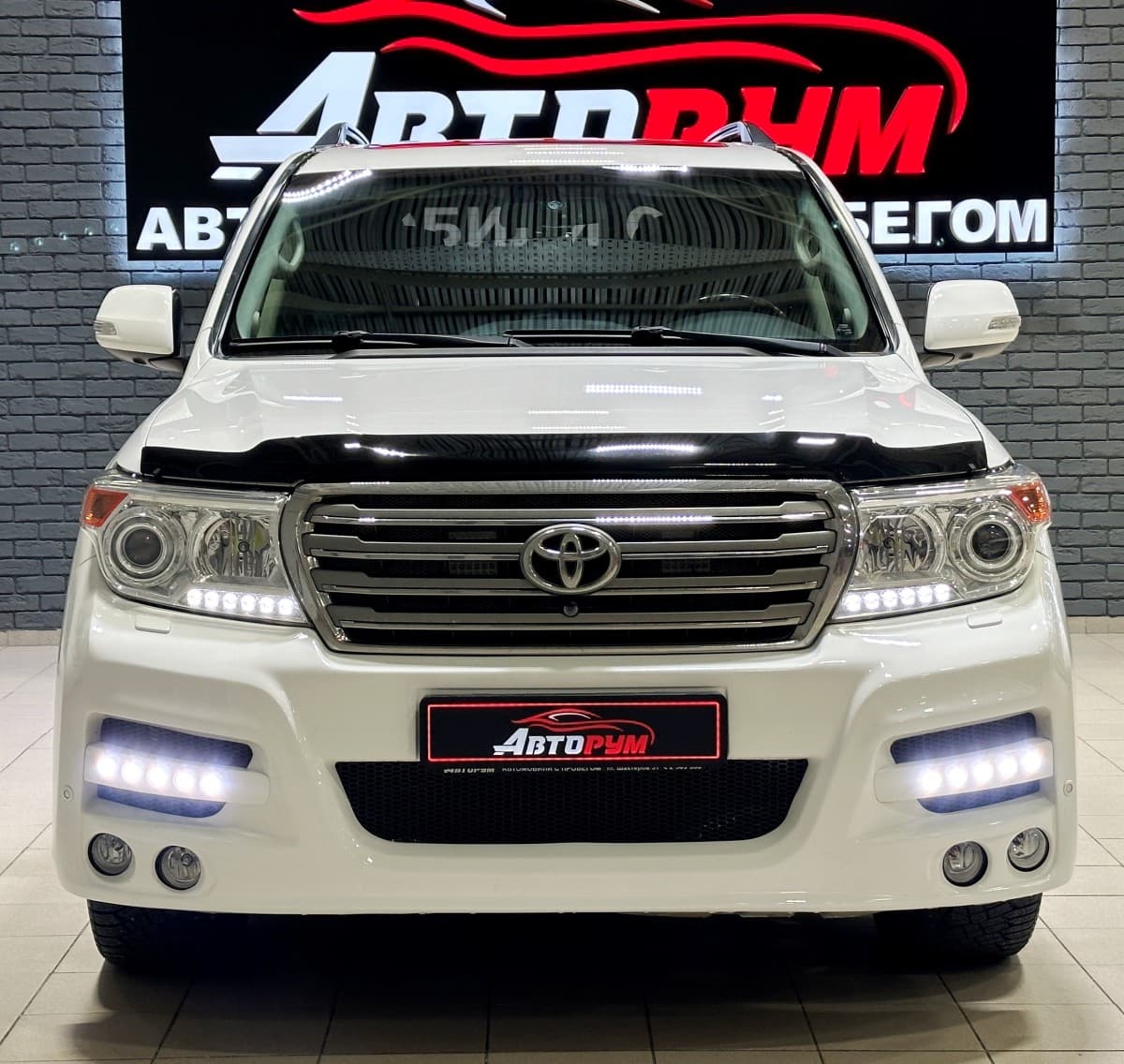 Toyota Land Cruiser 200 - 3