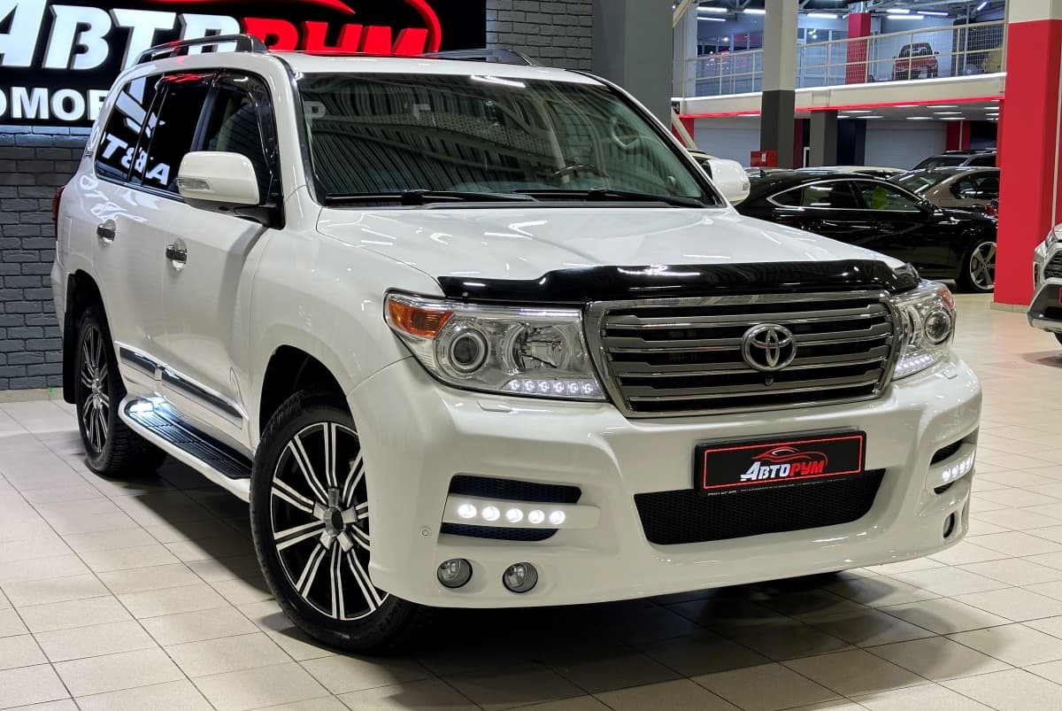 Toyota Land Cruiser 200 - 4