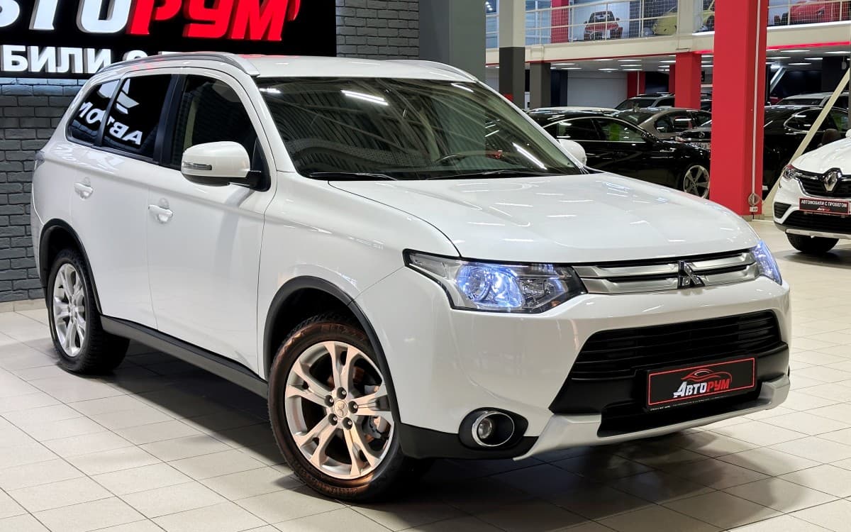 Mitsubishi Outlander - 4