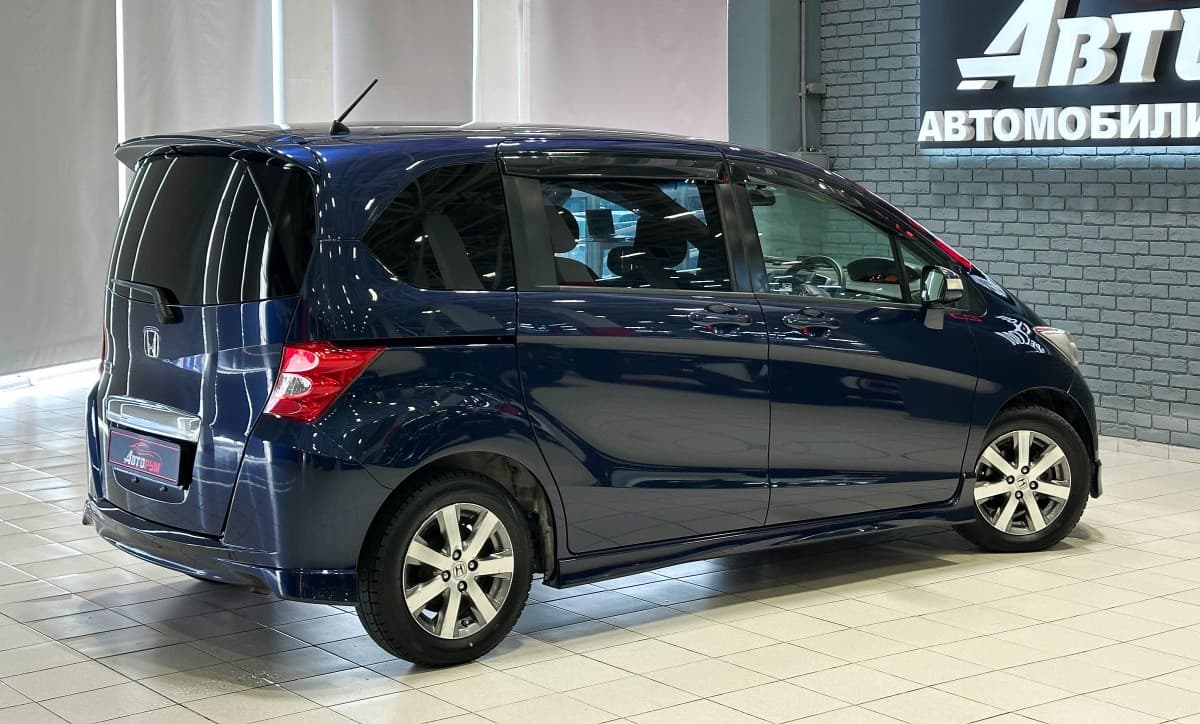 Honda Freed - 5