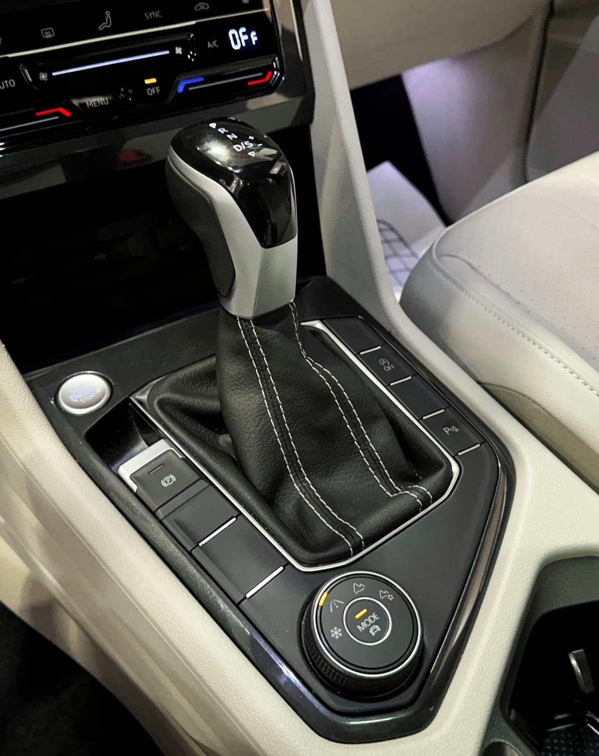Volkswagen Tiguan - фото 27