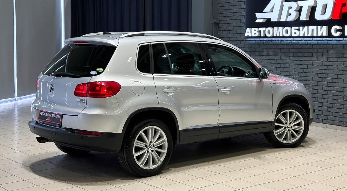 Volkswagen Tiguan - 5
