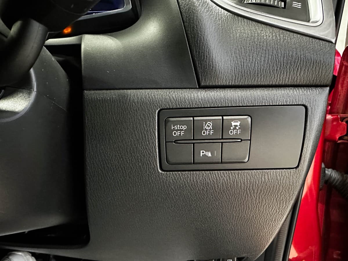 Mazda Axela - фото 18