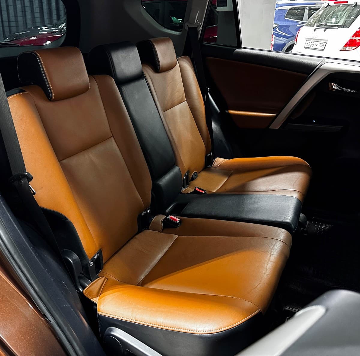 Toyota RAV4 - фото 14