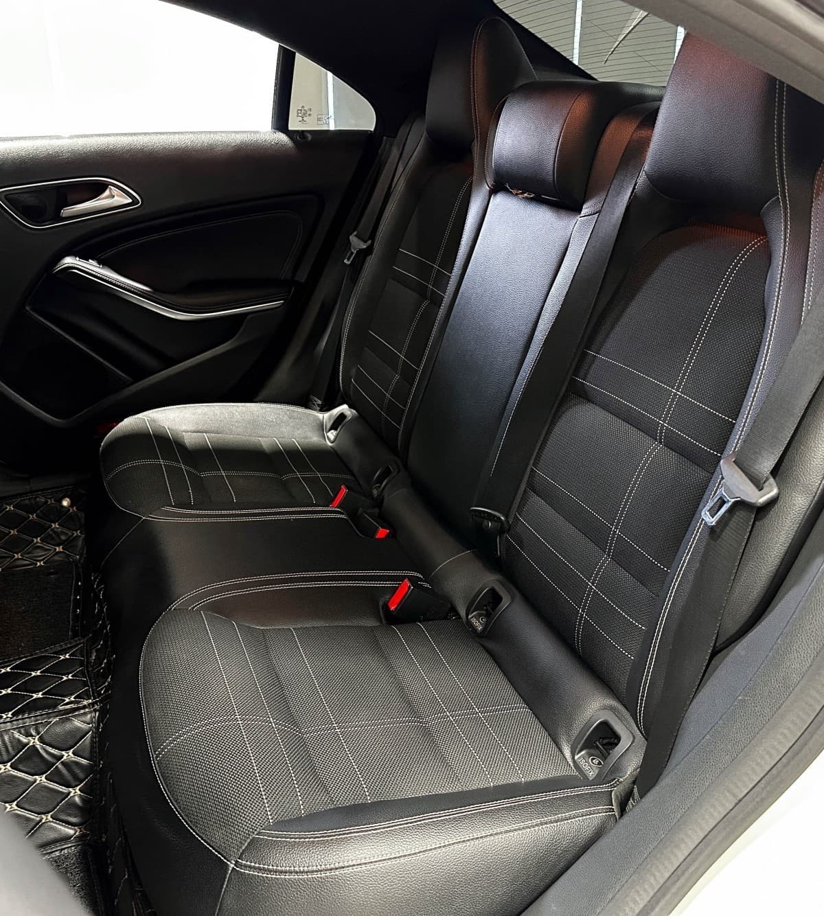 Mercedes-Benz CLA200 - фото 12