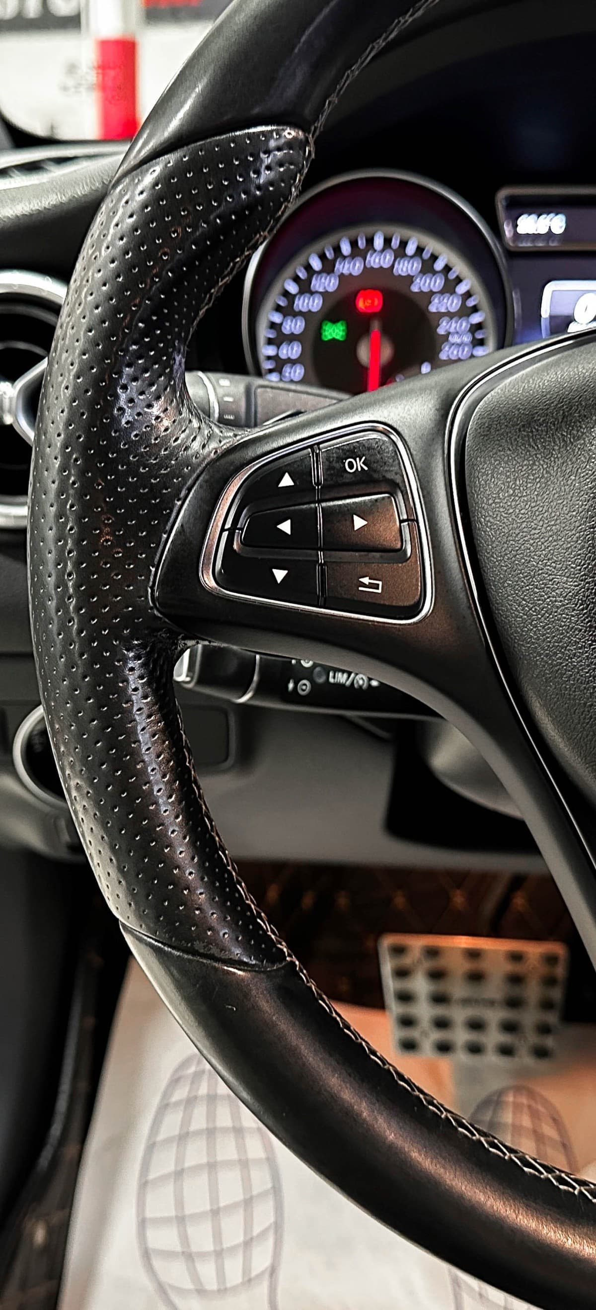 Mercedes-Benz CLA200 - фото 20