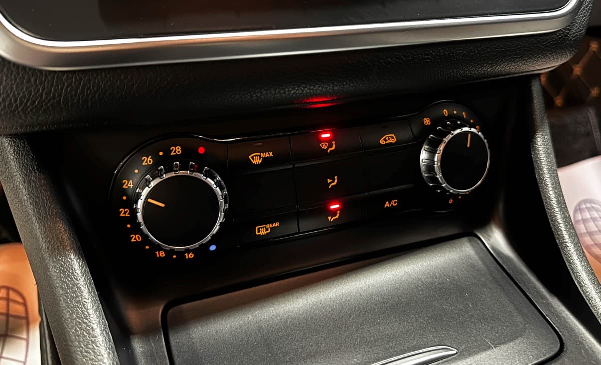 Mercedes-Benz CLA200 - фото 25