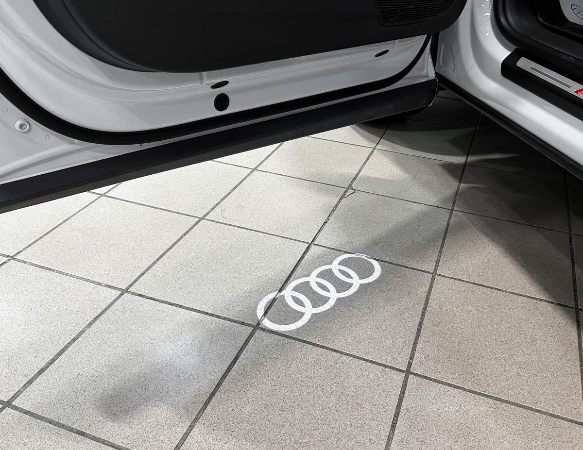 Audi Q8 - фото 34