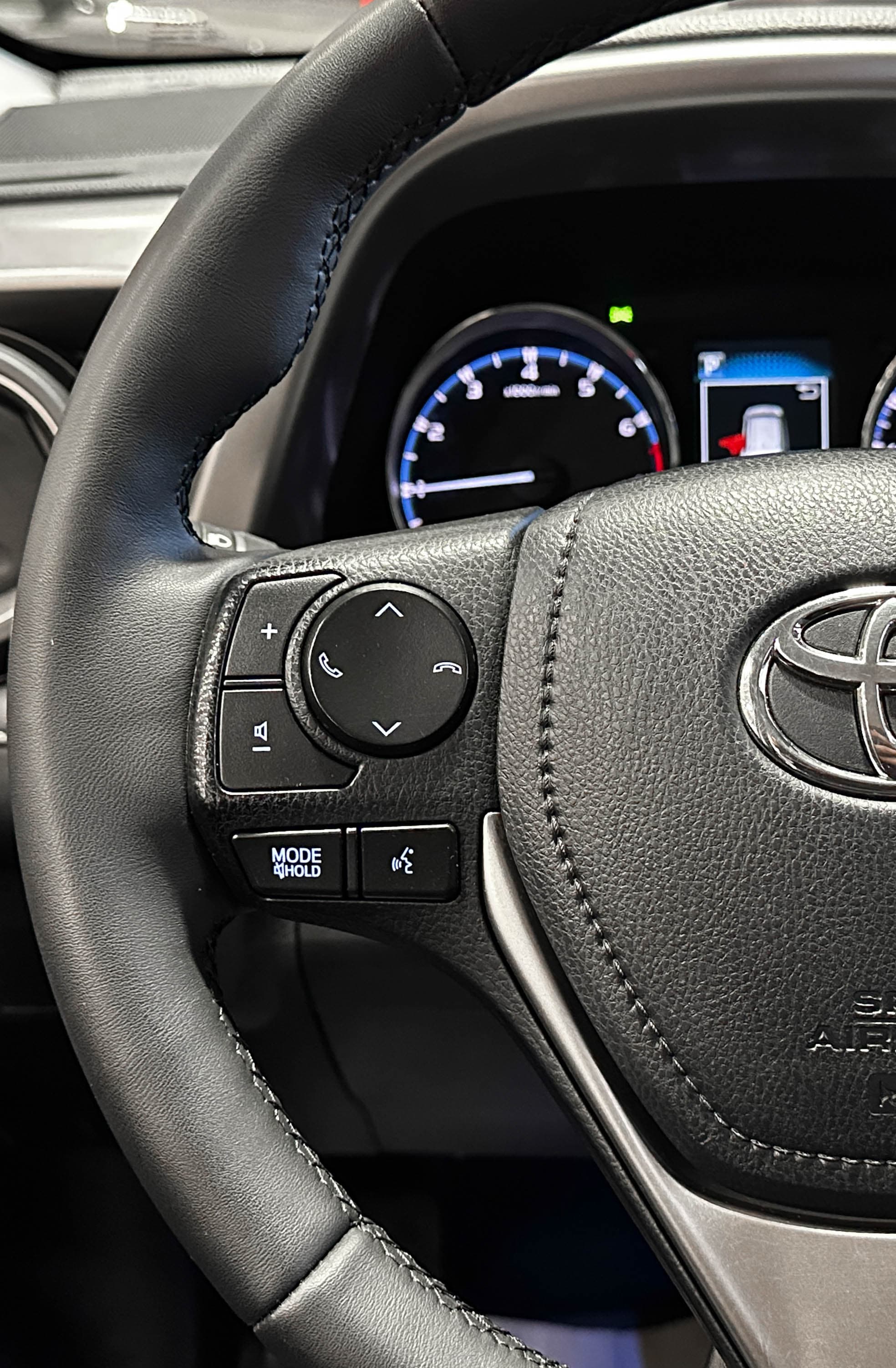Toyota RAV4 - фото 24