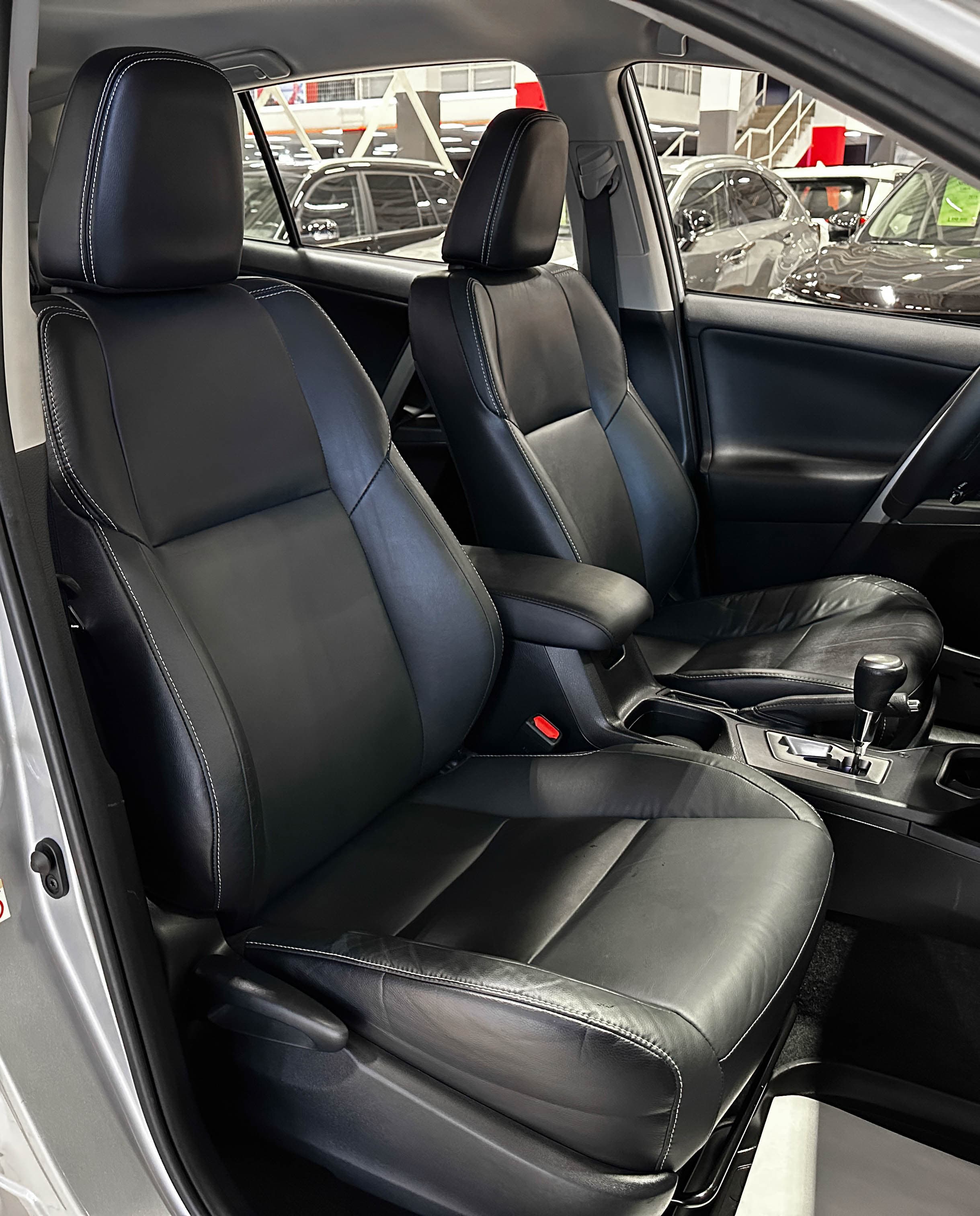 Toyota RAV4 - фото 16