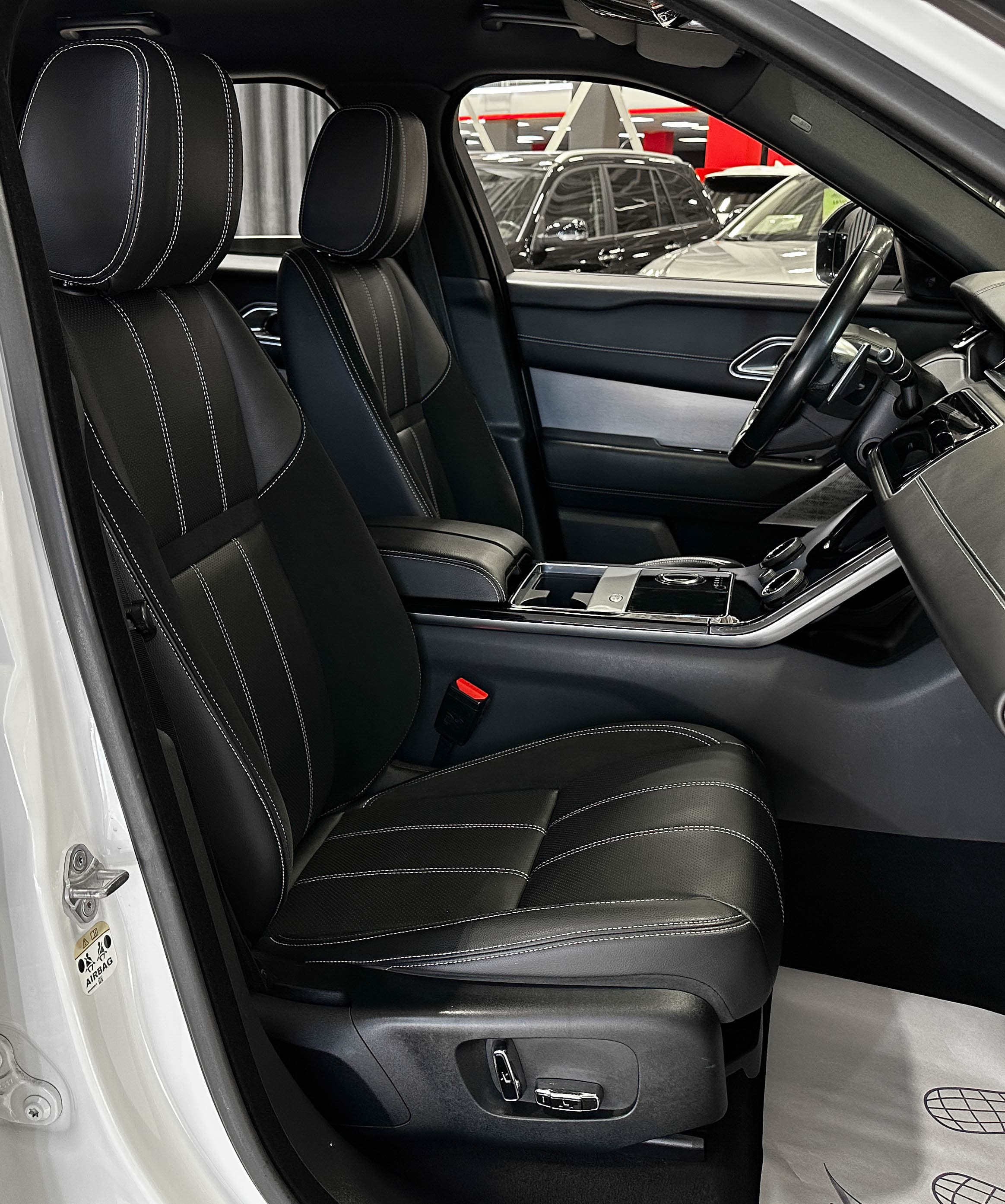 Land Rover Range Rover Velar - фото 17