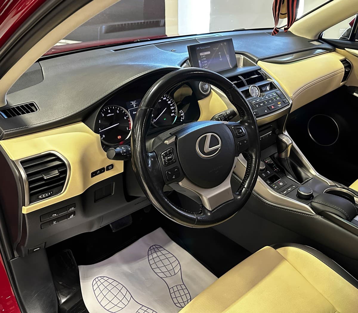 Lexus NX 200 - фото 11