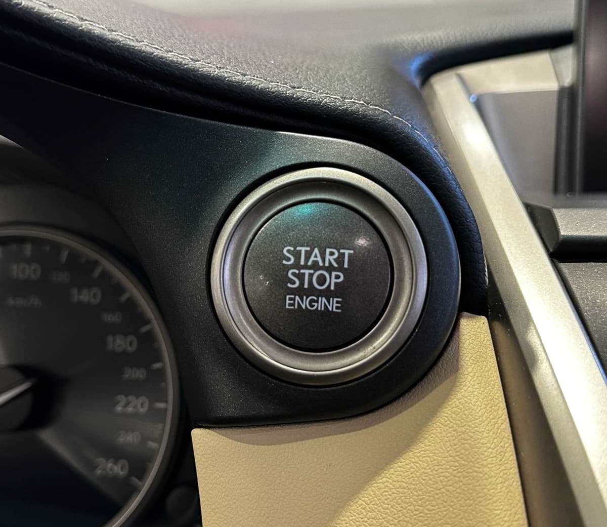 Lexus NX 200 - фото 21