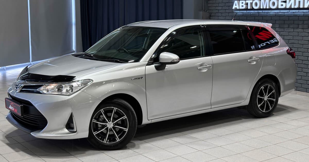 Toyota Corolla Fielder - 2