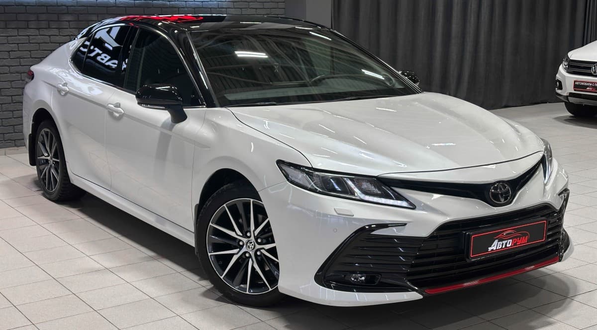 Toyota Camry - 5