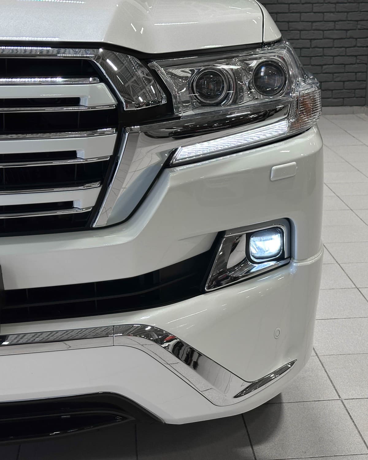 Toyota Land Cruiser 200 - 4