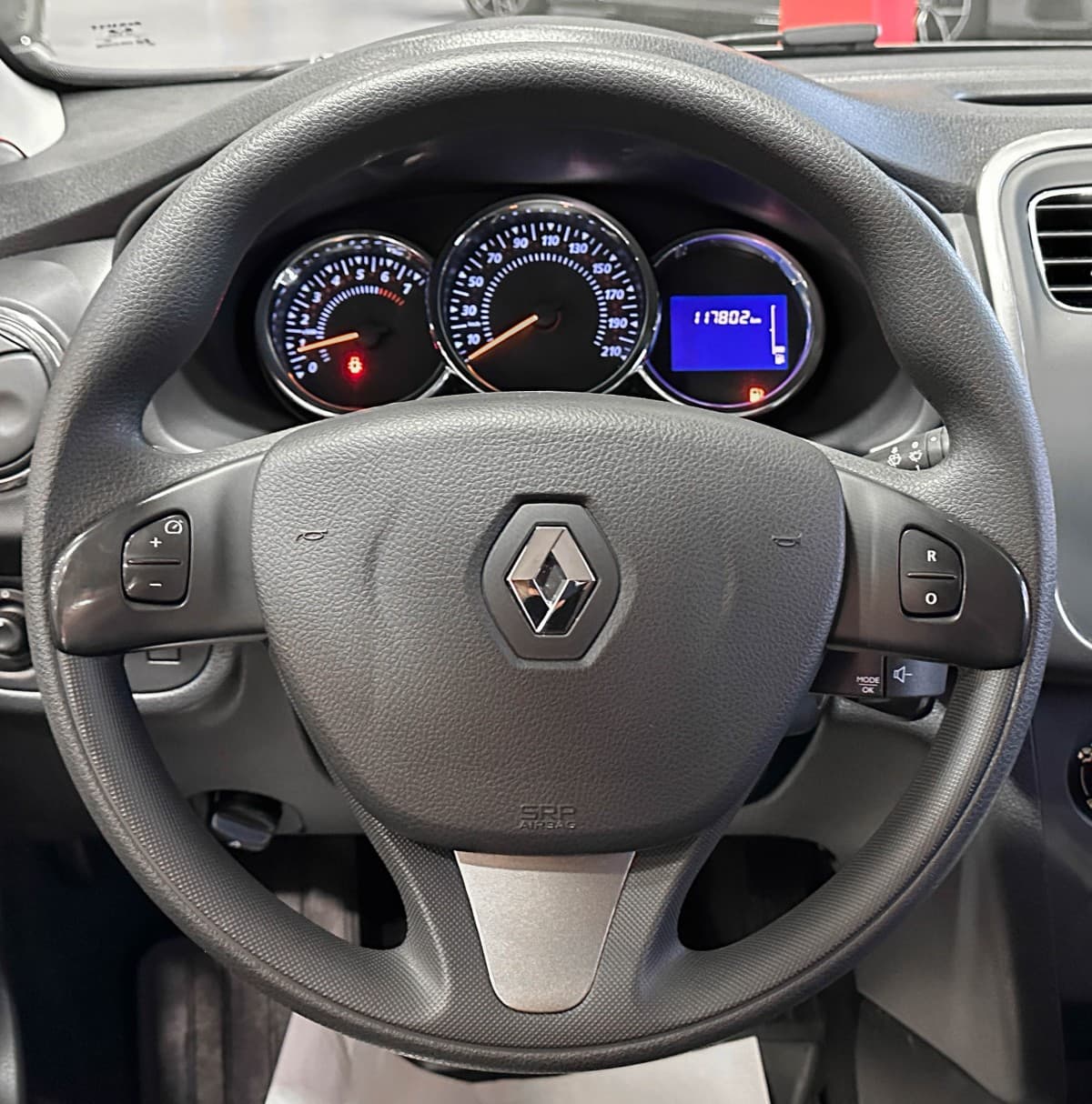 Renault Sandero - фото 17