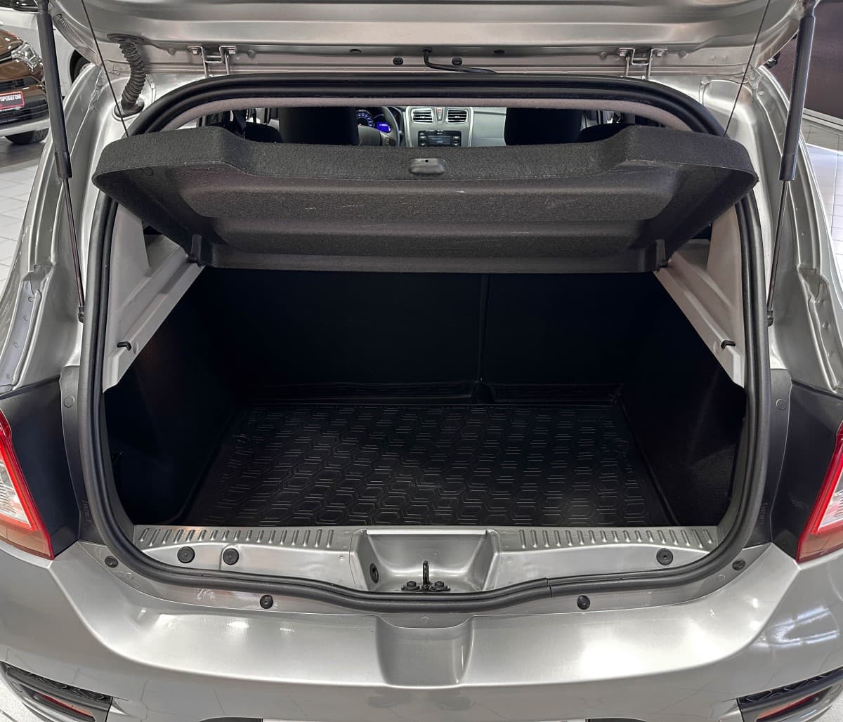 Renault Sandero - фото 12