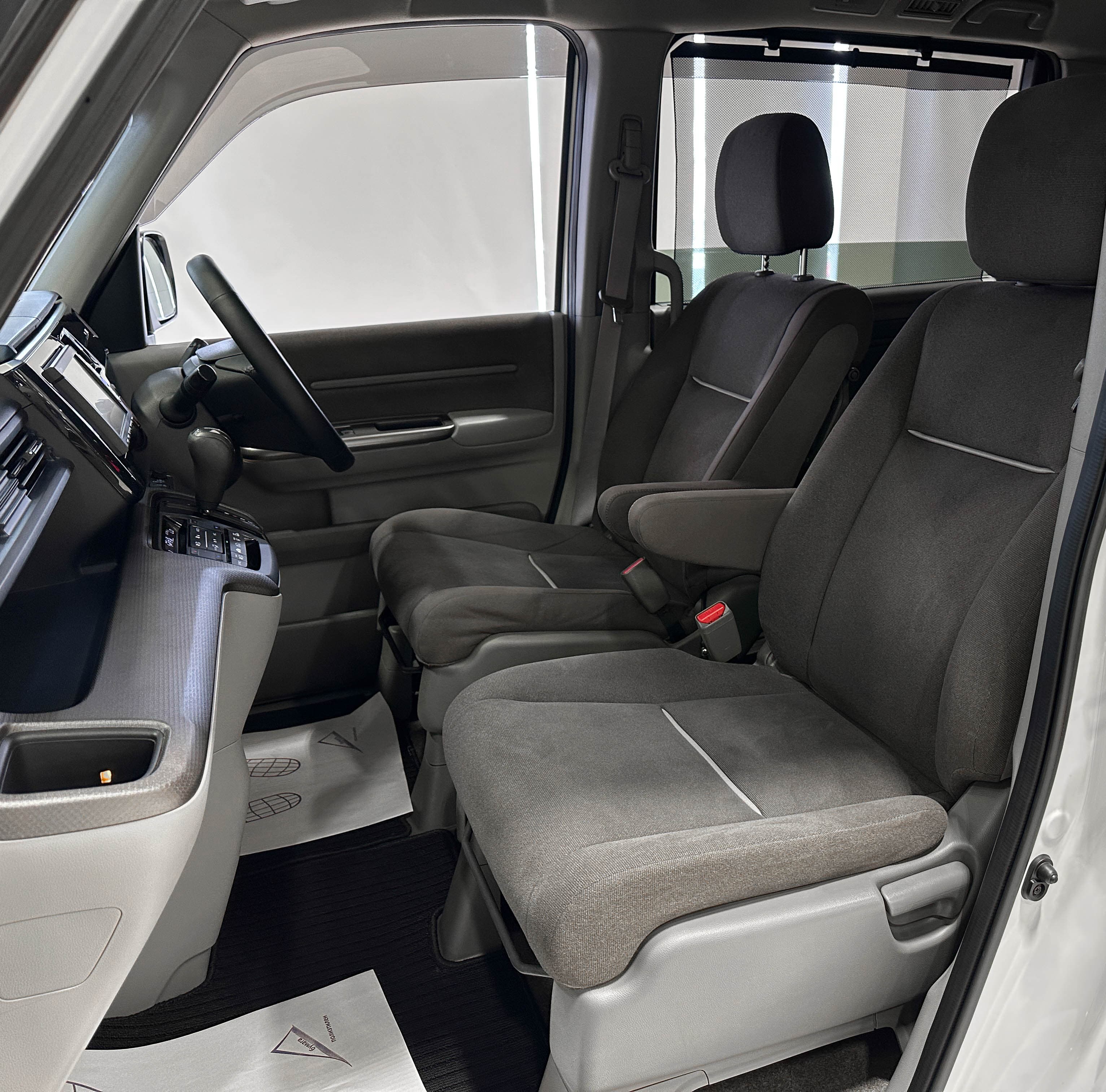 Honda Stepwgn - фото 11