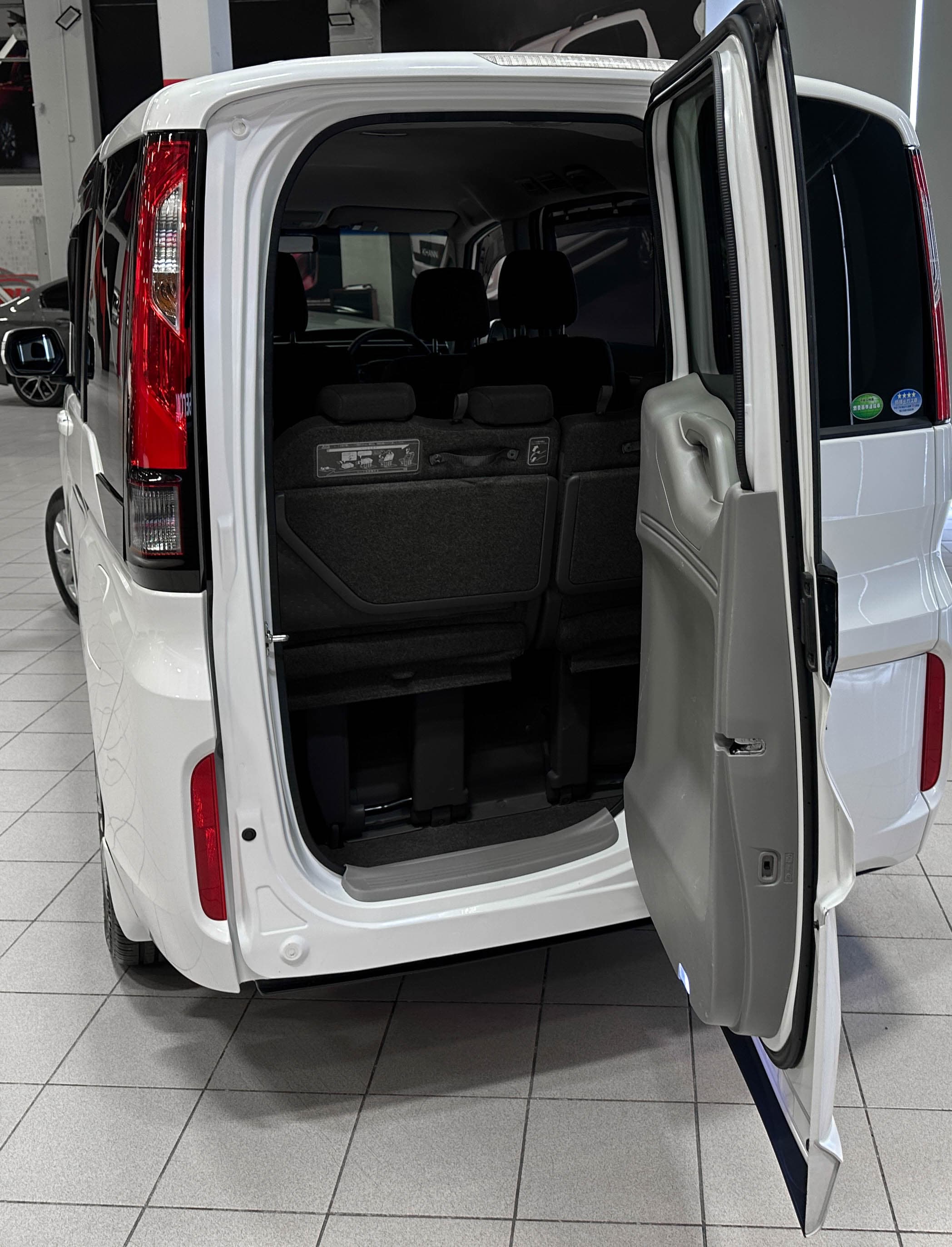 Honda Stepwgn - фото 15