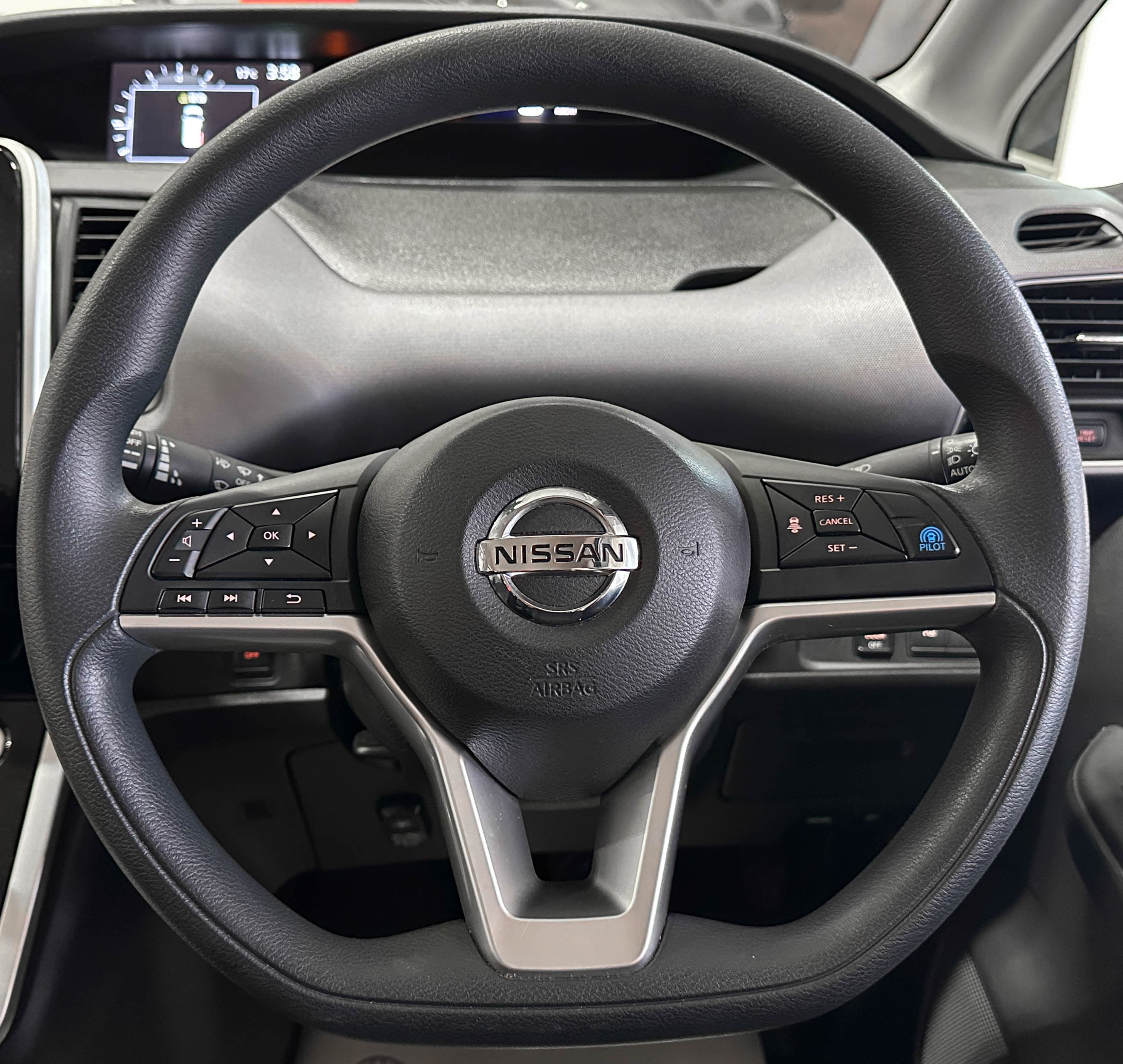 Nissan Serena Hybrid - фото 35