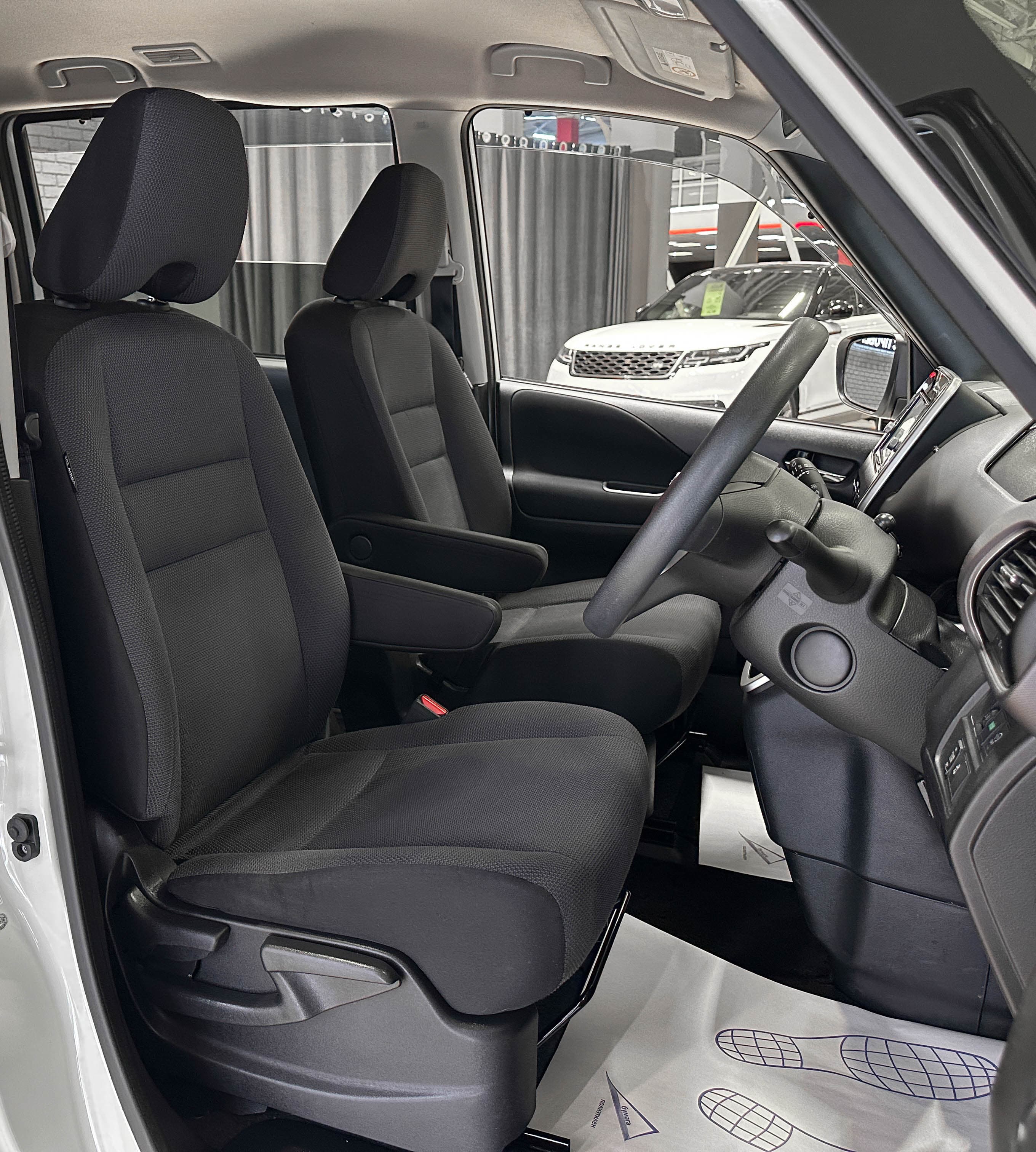 Nissan Serena Hybrid - фото 22