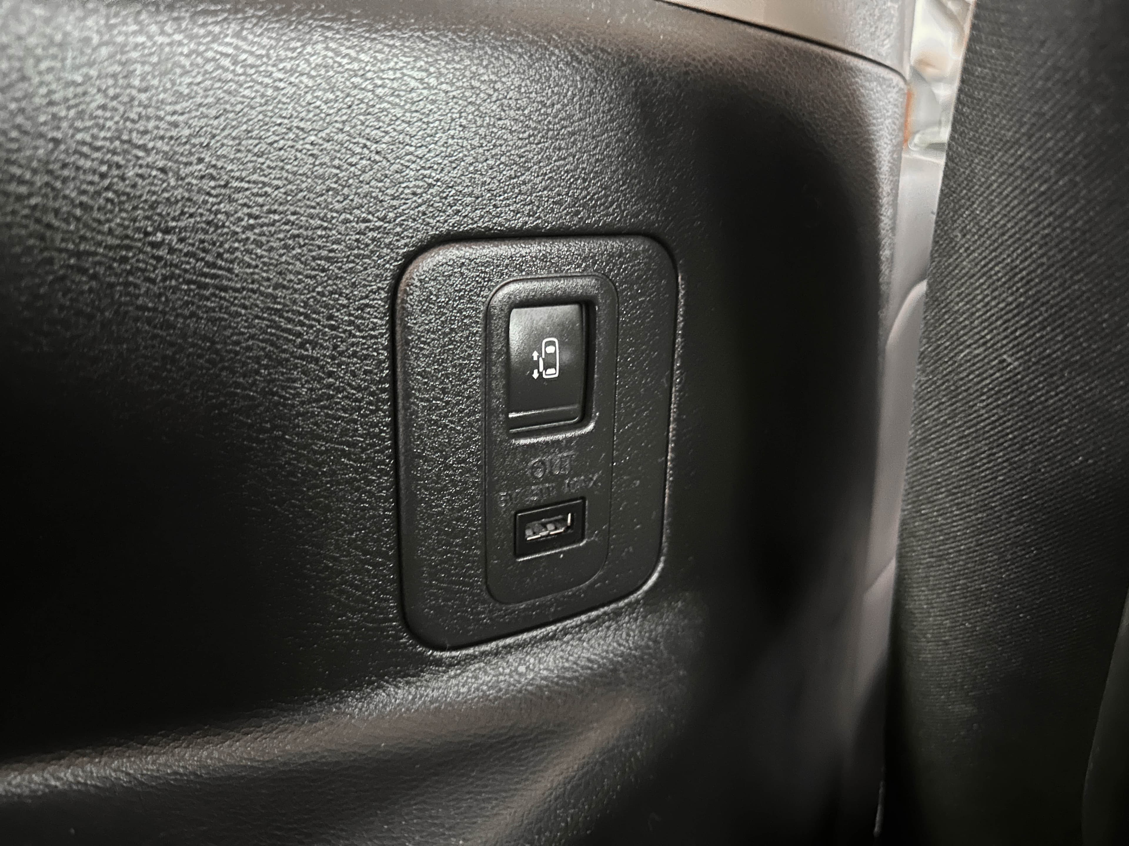 Nissan Serena Hybrid - фото 17