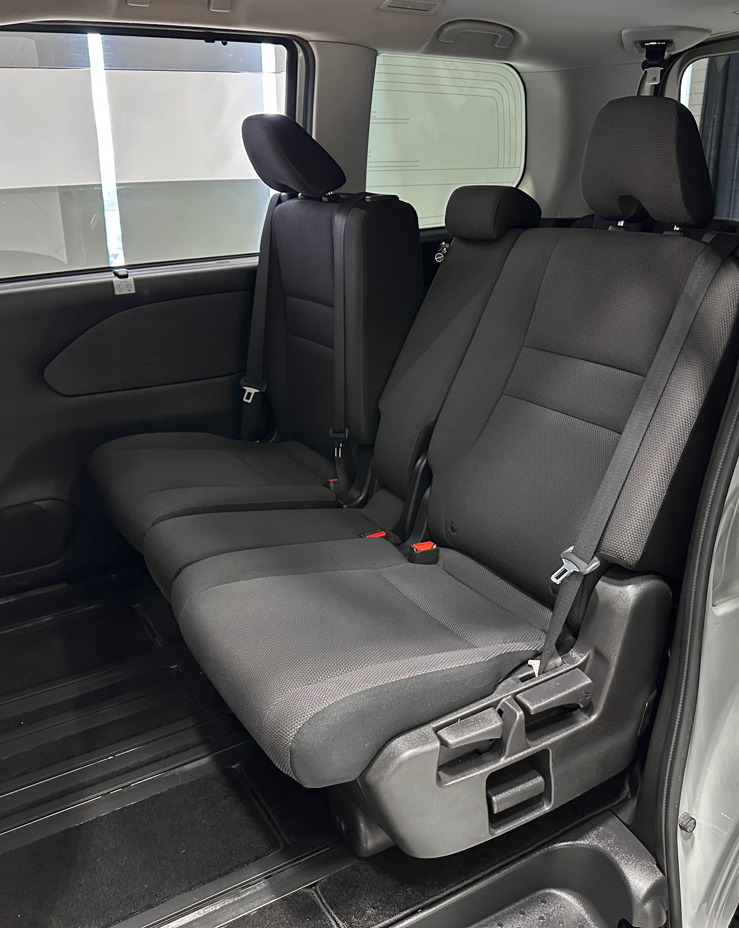 Nissan Serena Hybrid - фото 14