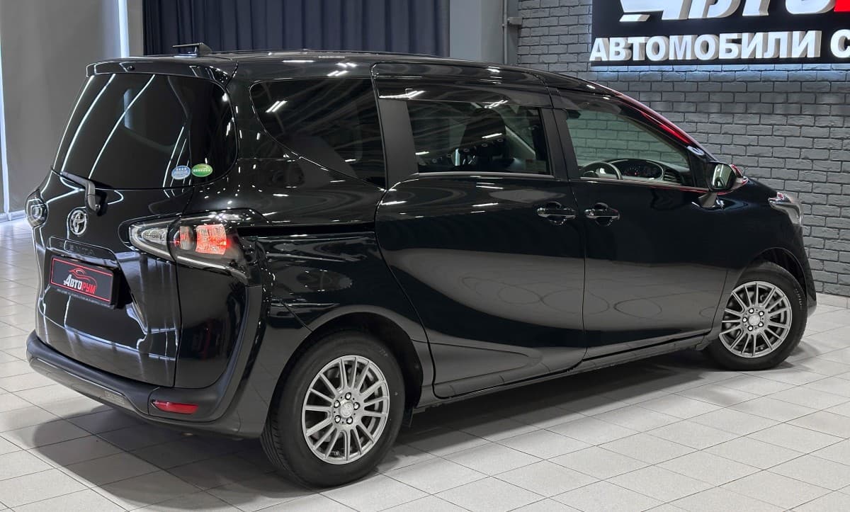 Toyota Sienta - фото 6