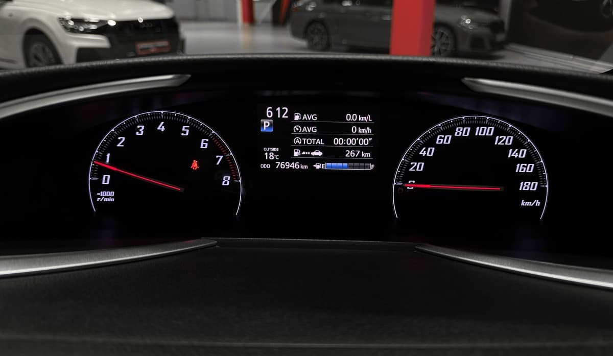 Toyota Sienta - фото 24