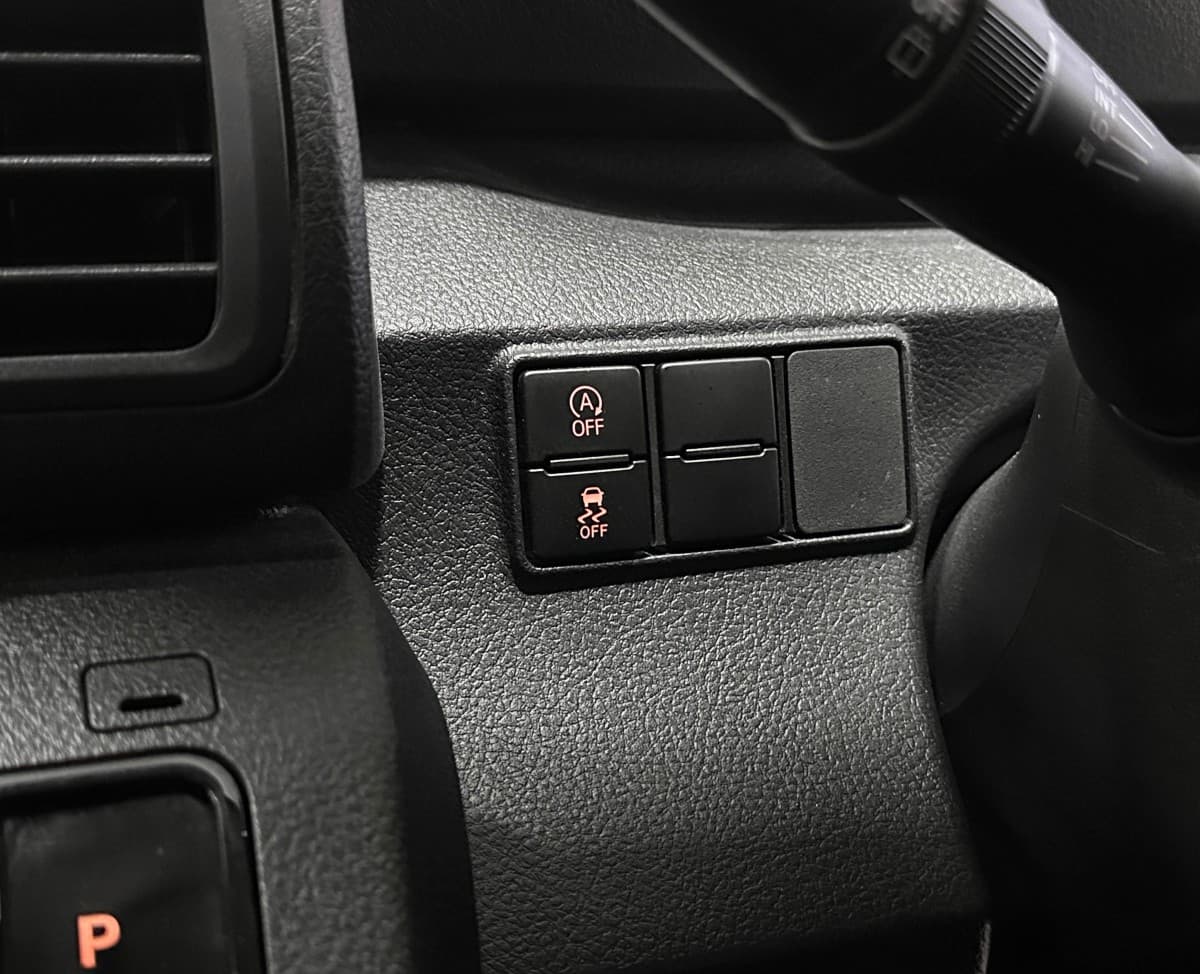 Toyota Sienta - фото 21