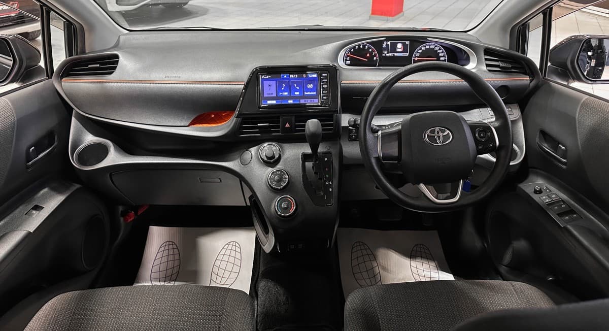 Toyota Sienta - фото 28
