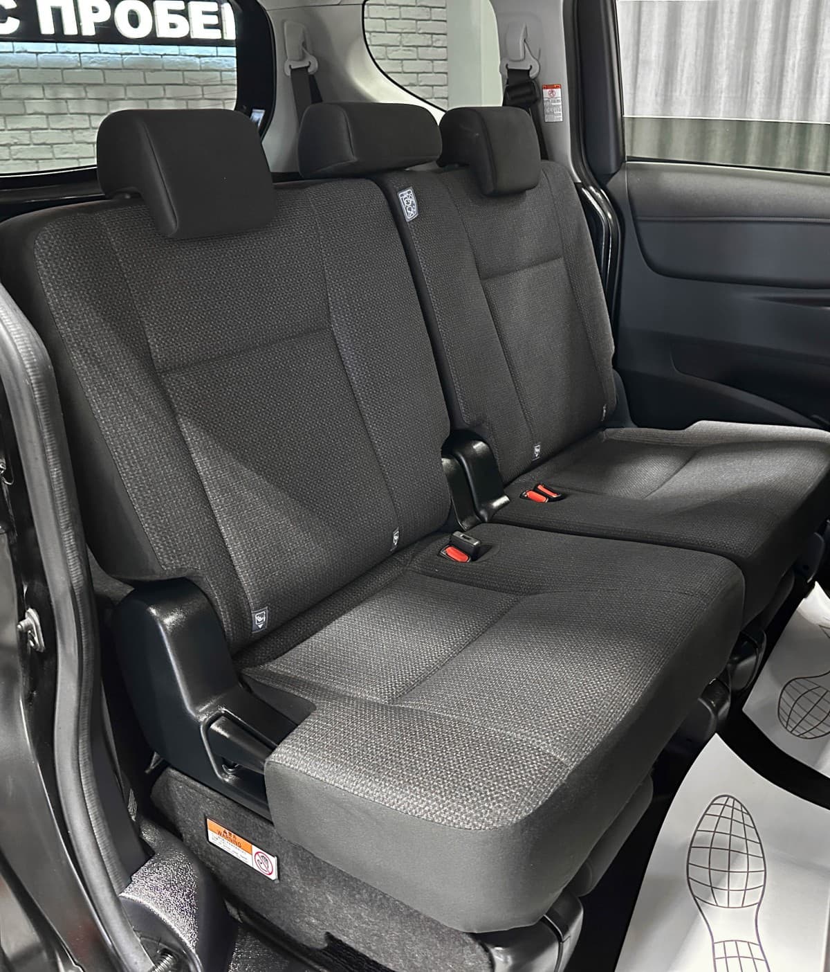 Toyota Sienta - фото 12