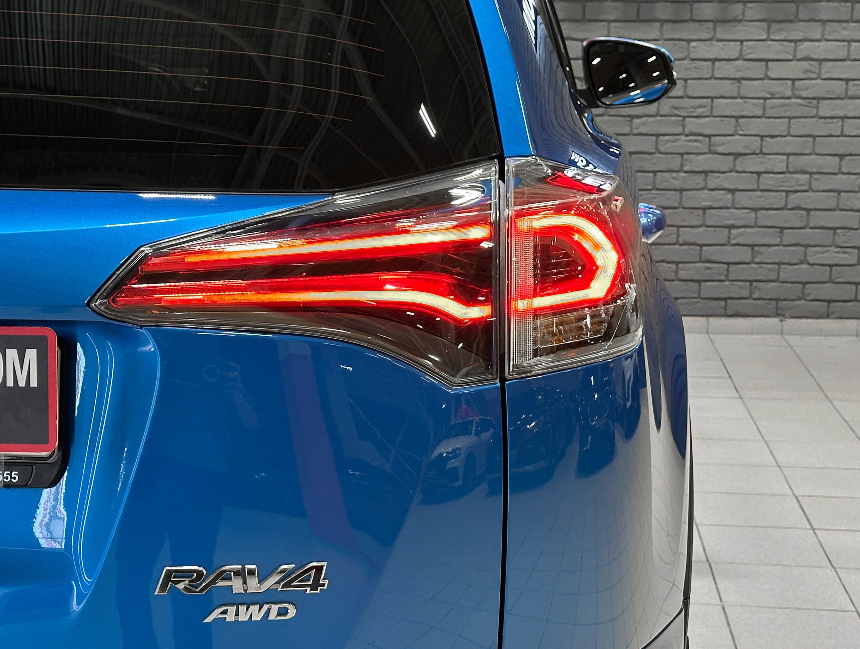 Toyota RAV4 - фото 9