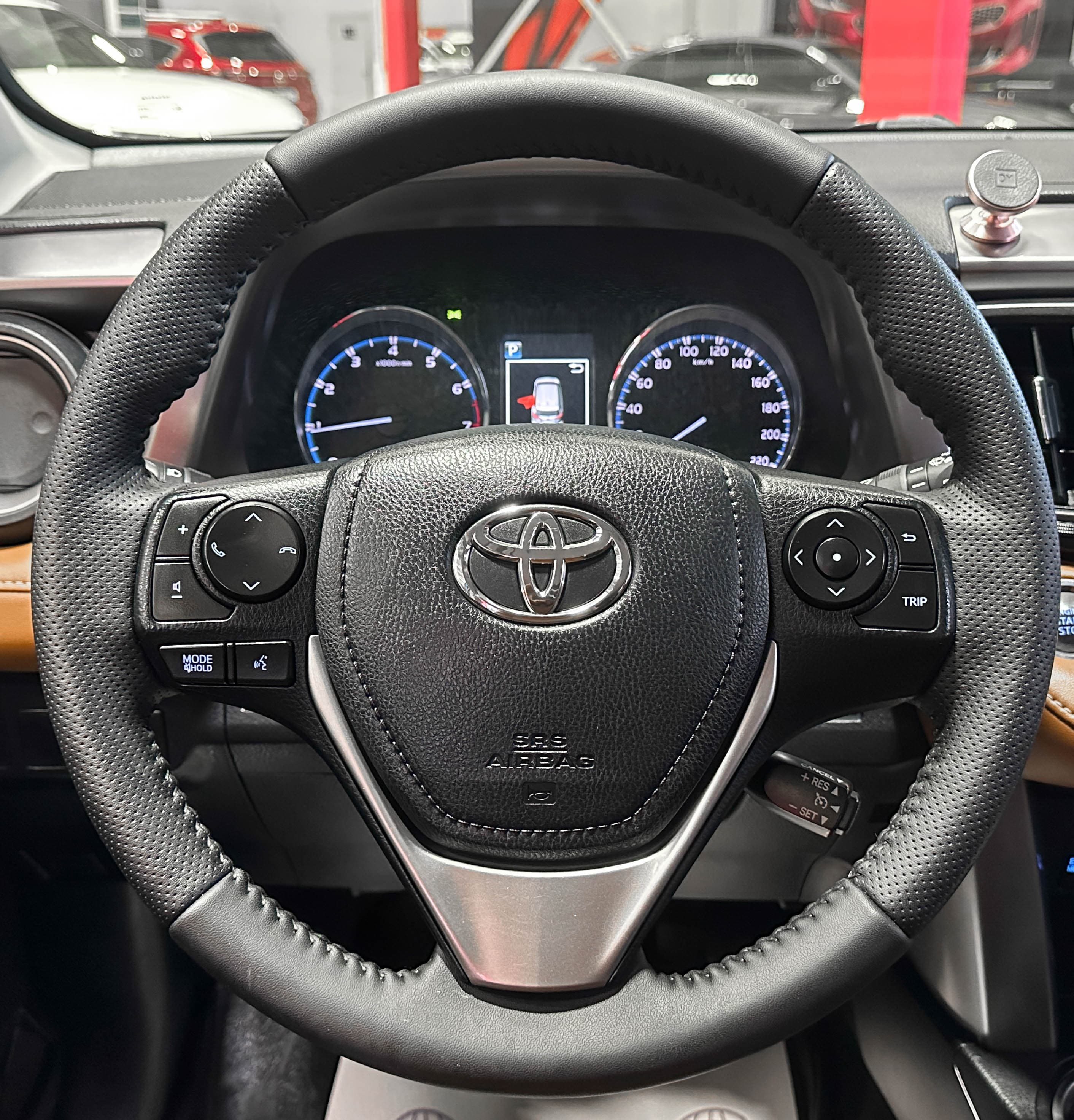 Toyota RAV4 - фото 32