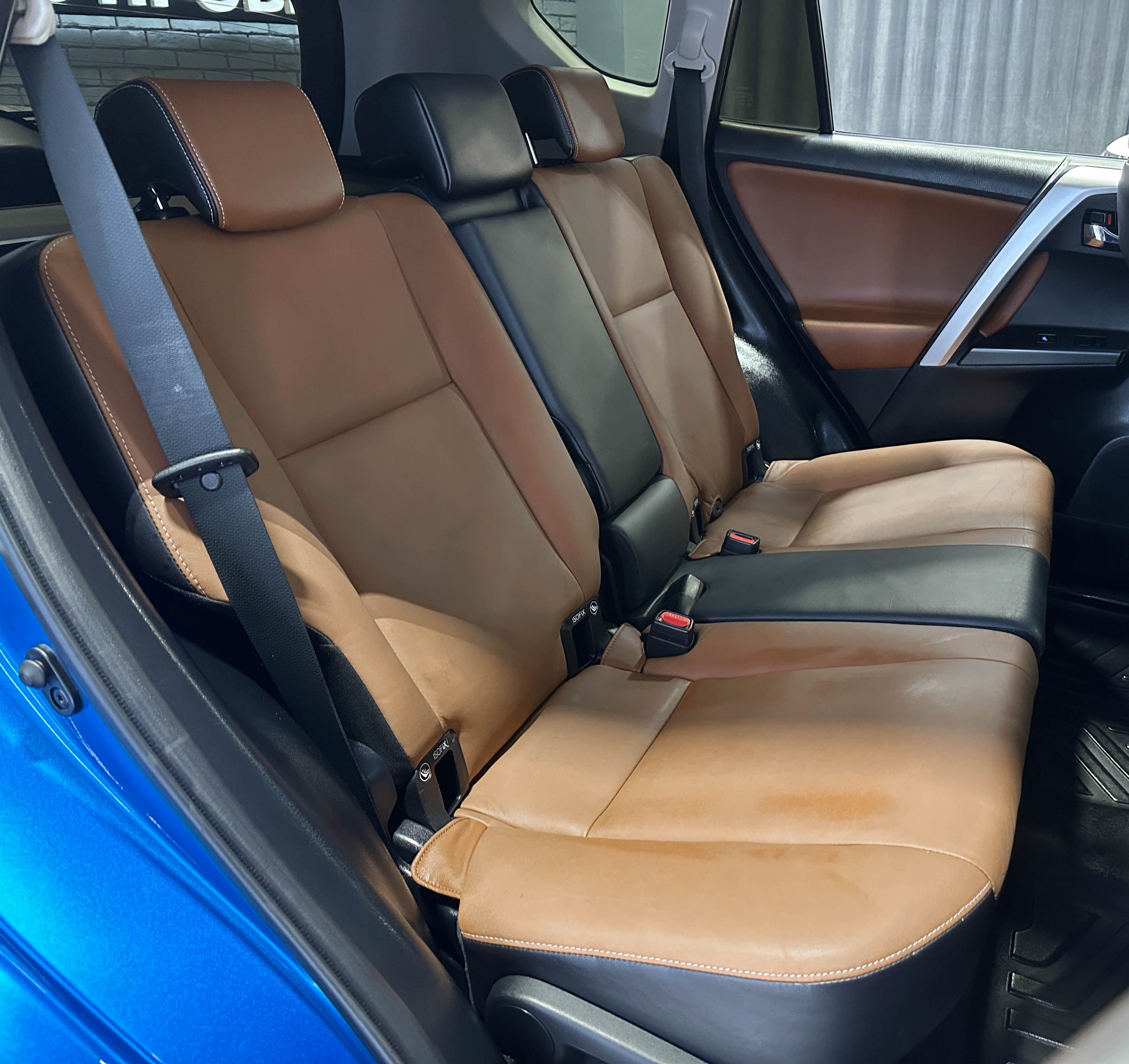 Toyota RAV4 - фото 12