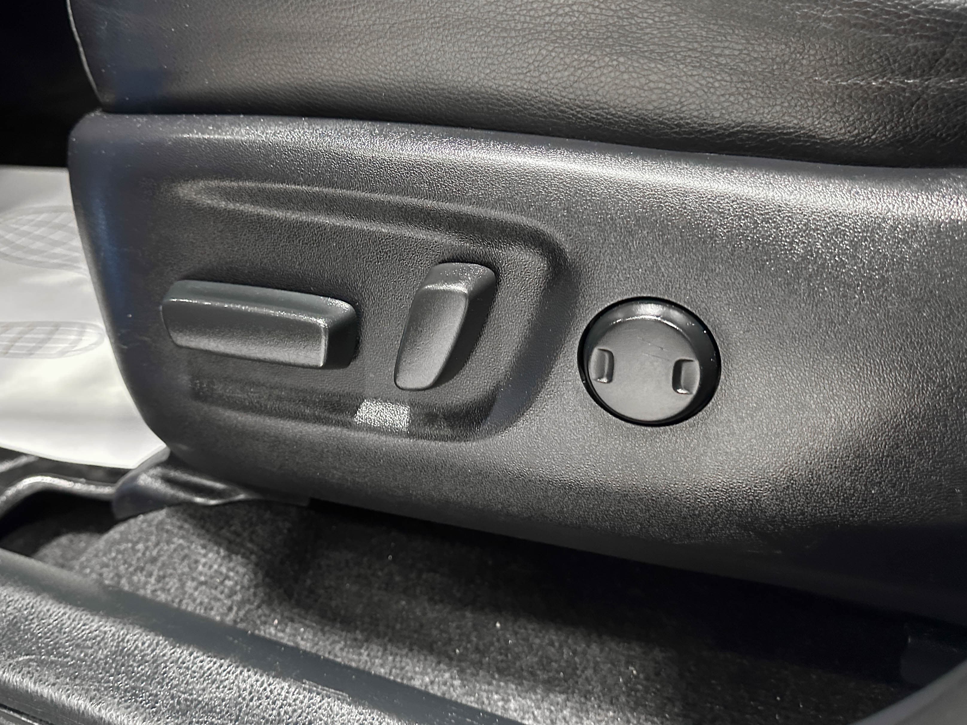 Toyota RAV4 - фото 18