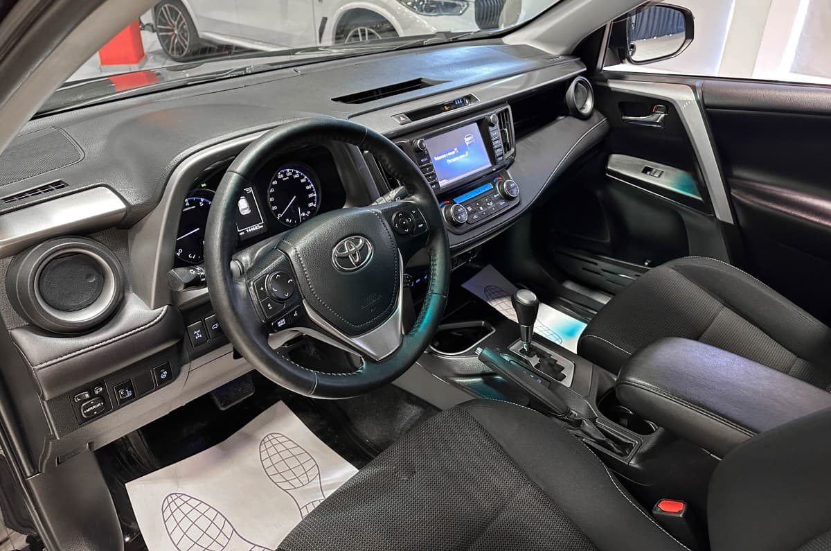 Toyota RAV4 - фото 15