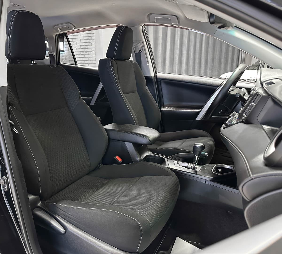 Toyota RAV4 - фото 10