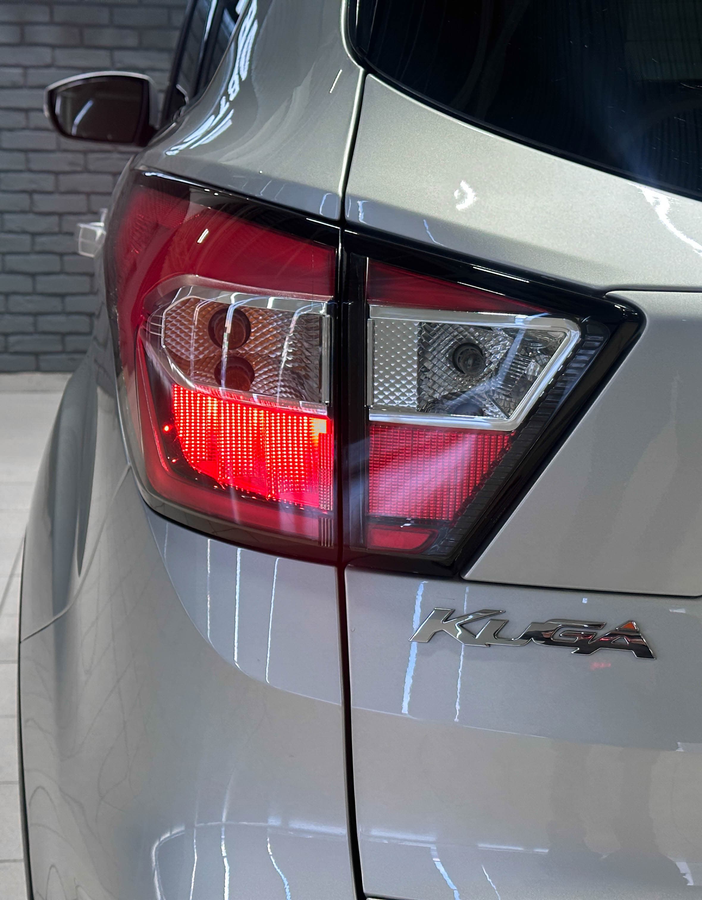 Ford Kuga - фото 8