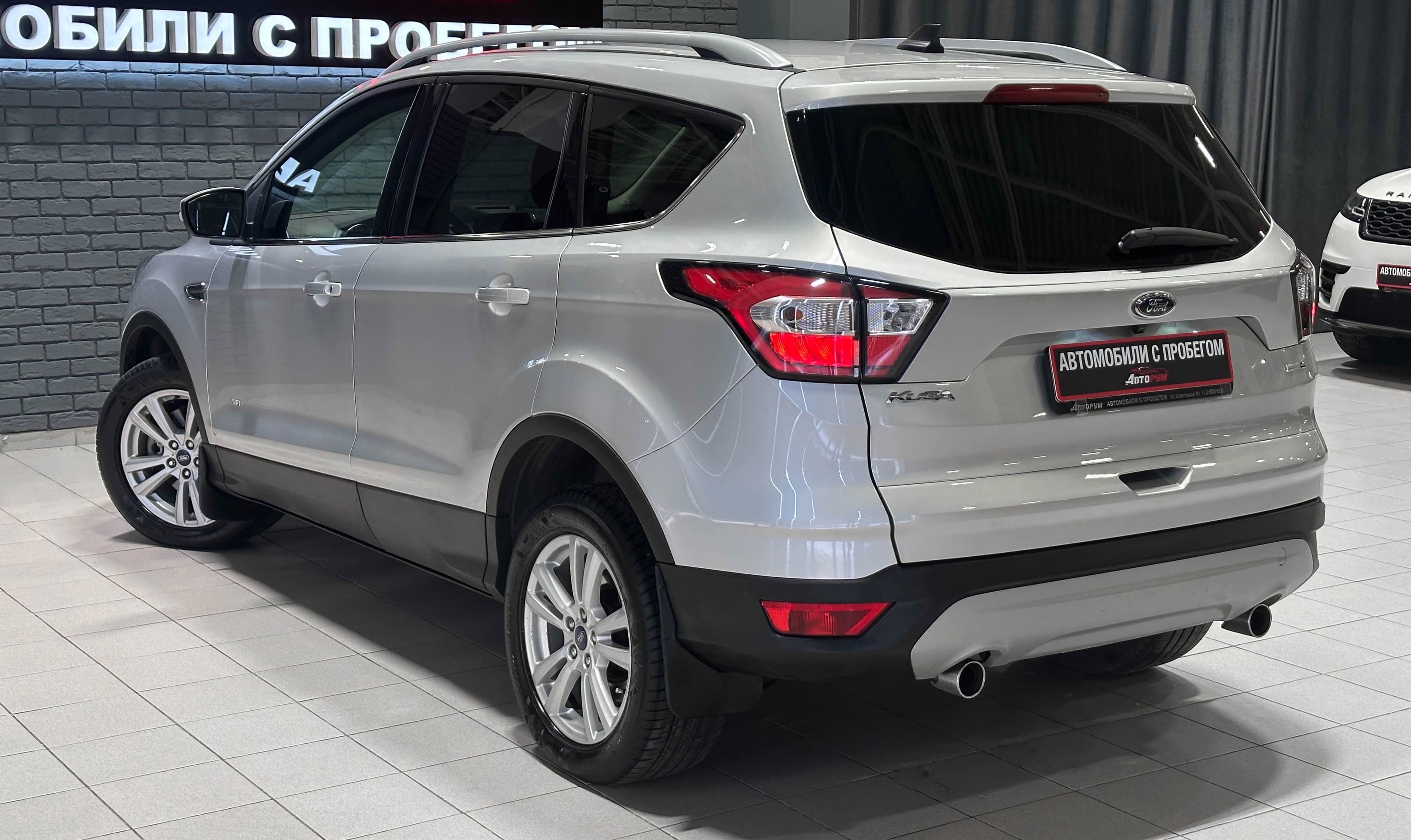 Ford Kuga - фото 9