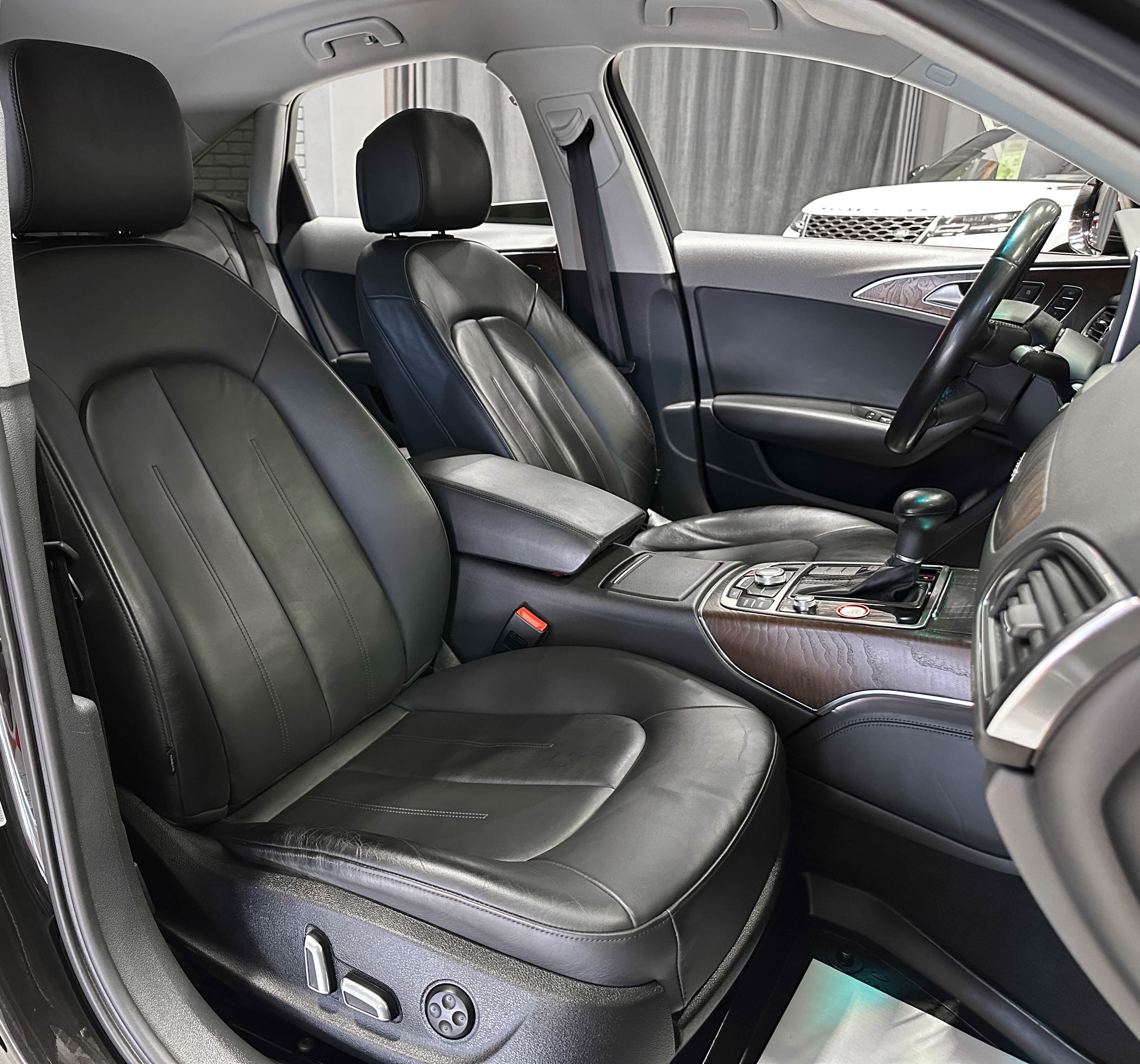 Audi A6 - фото 10