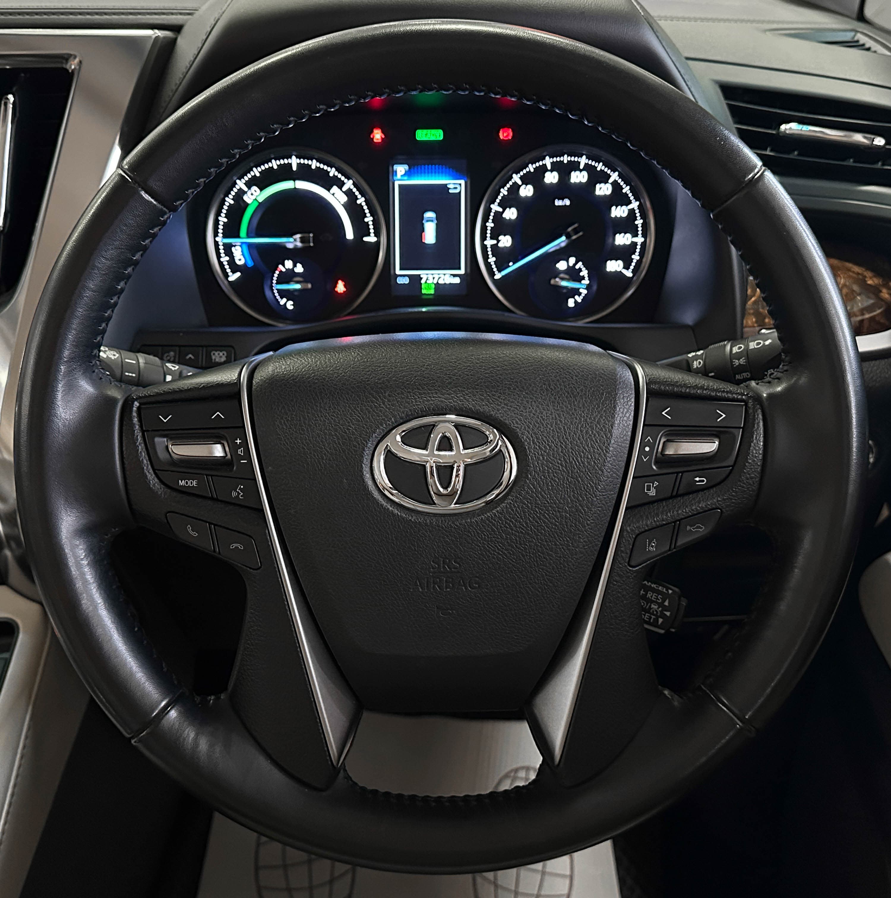 Toyota Alphard - фото 35