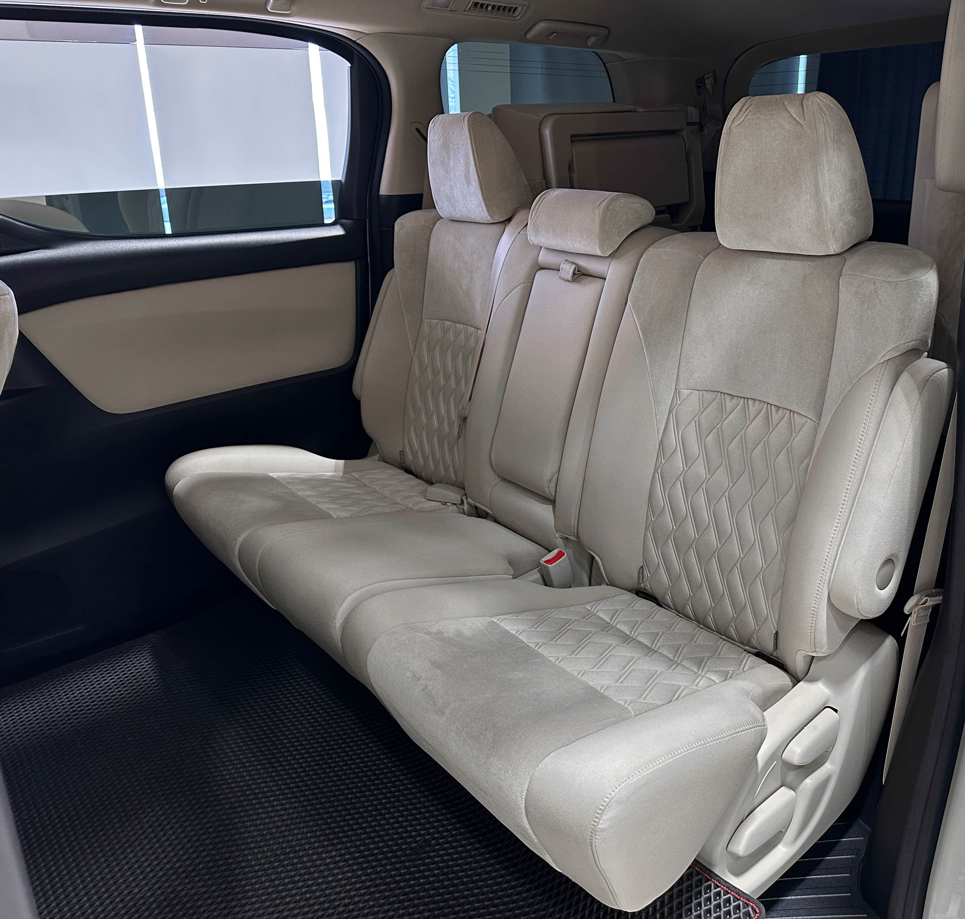 Toyota Alphard - фото 13