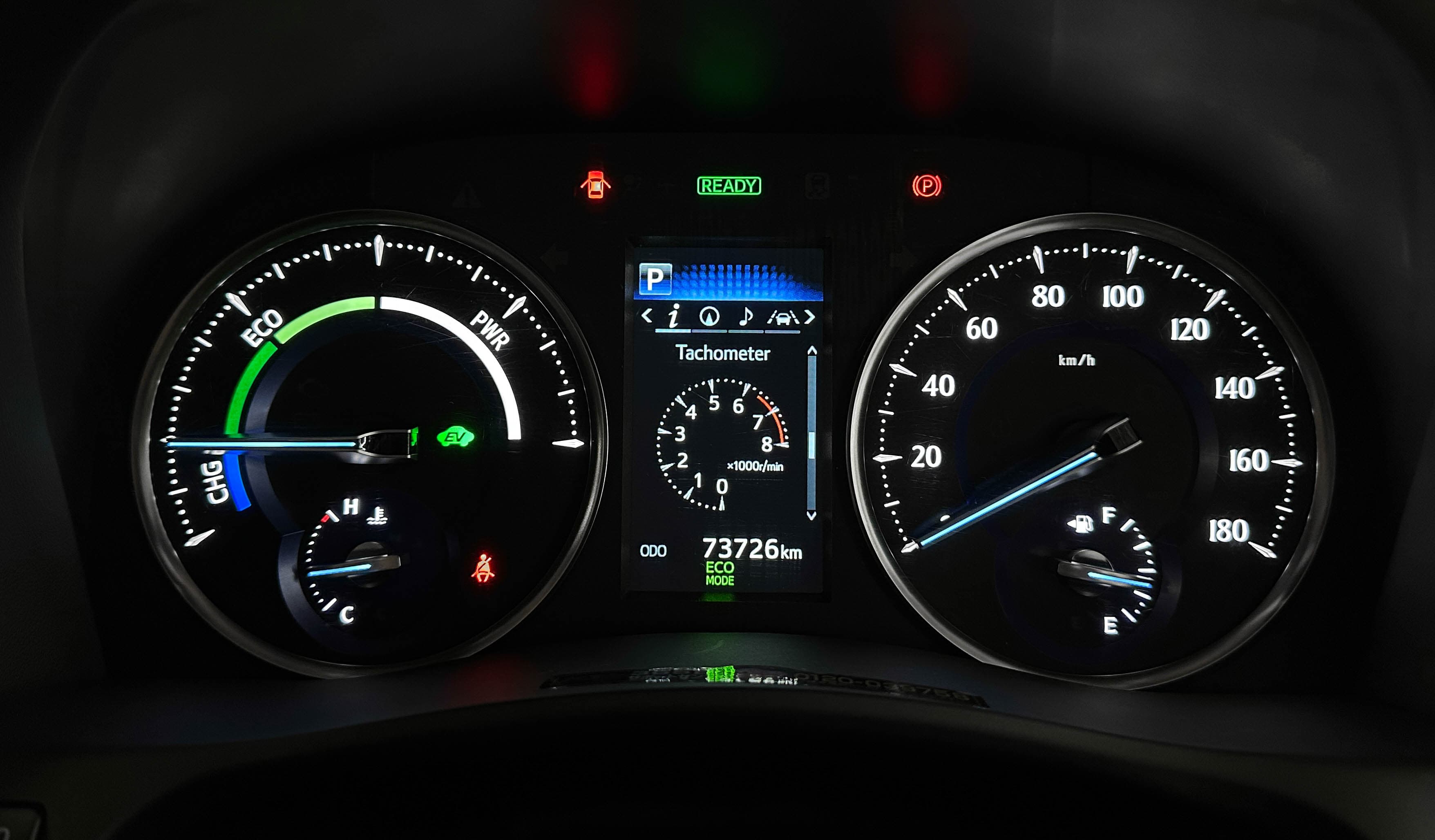 Toyota Alphard - фото 27