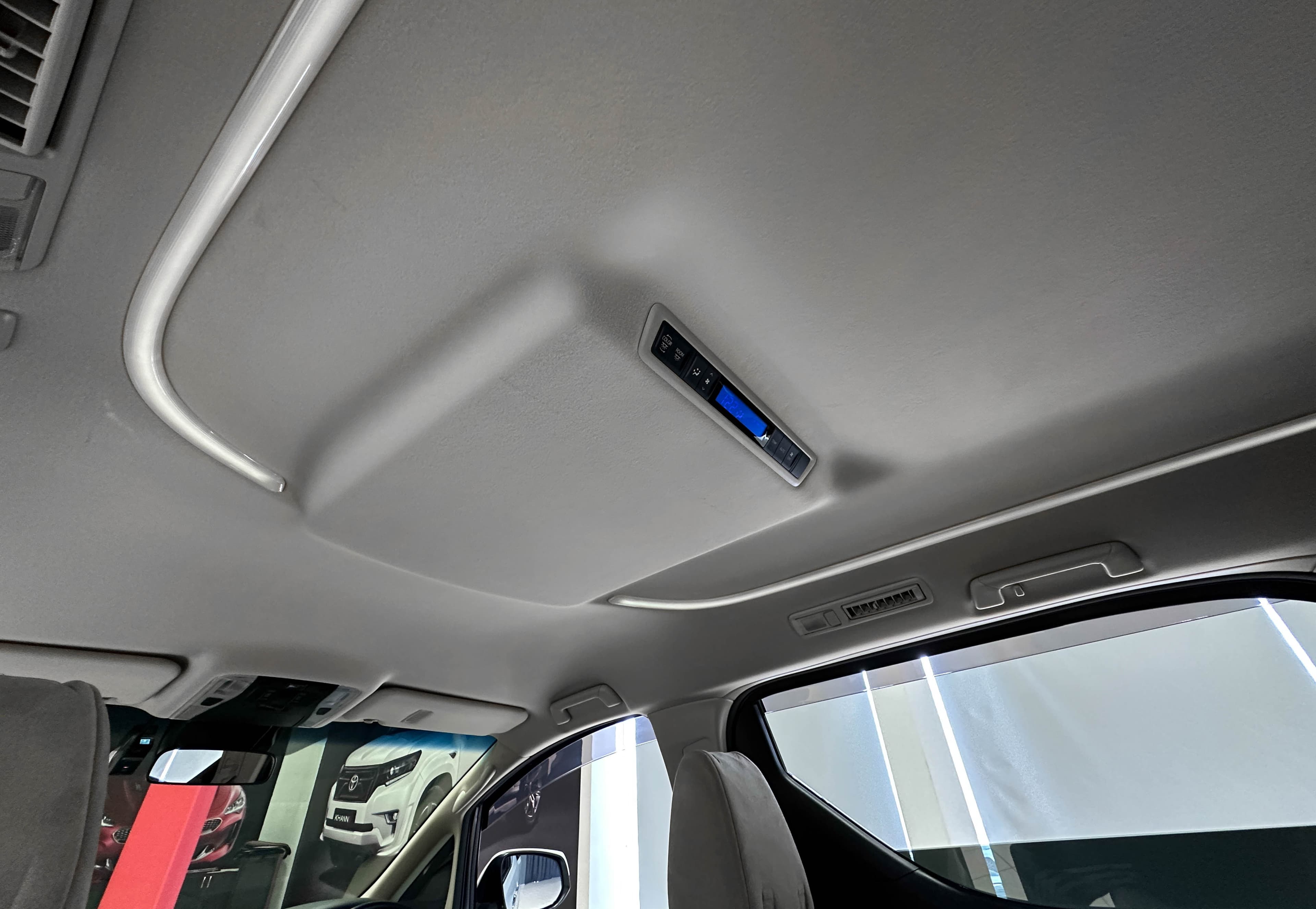 Toyota Alphard - фото 19