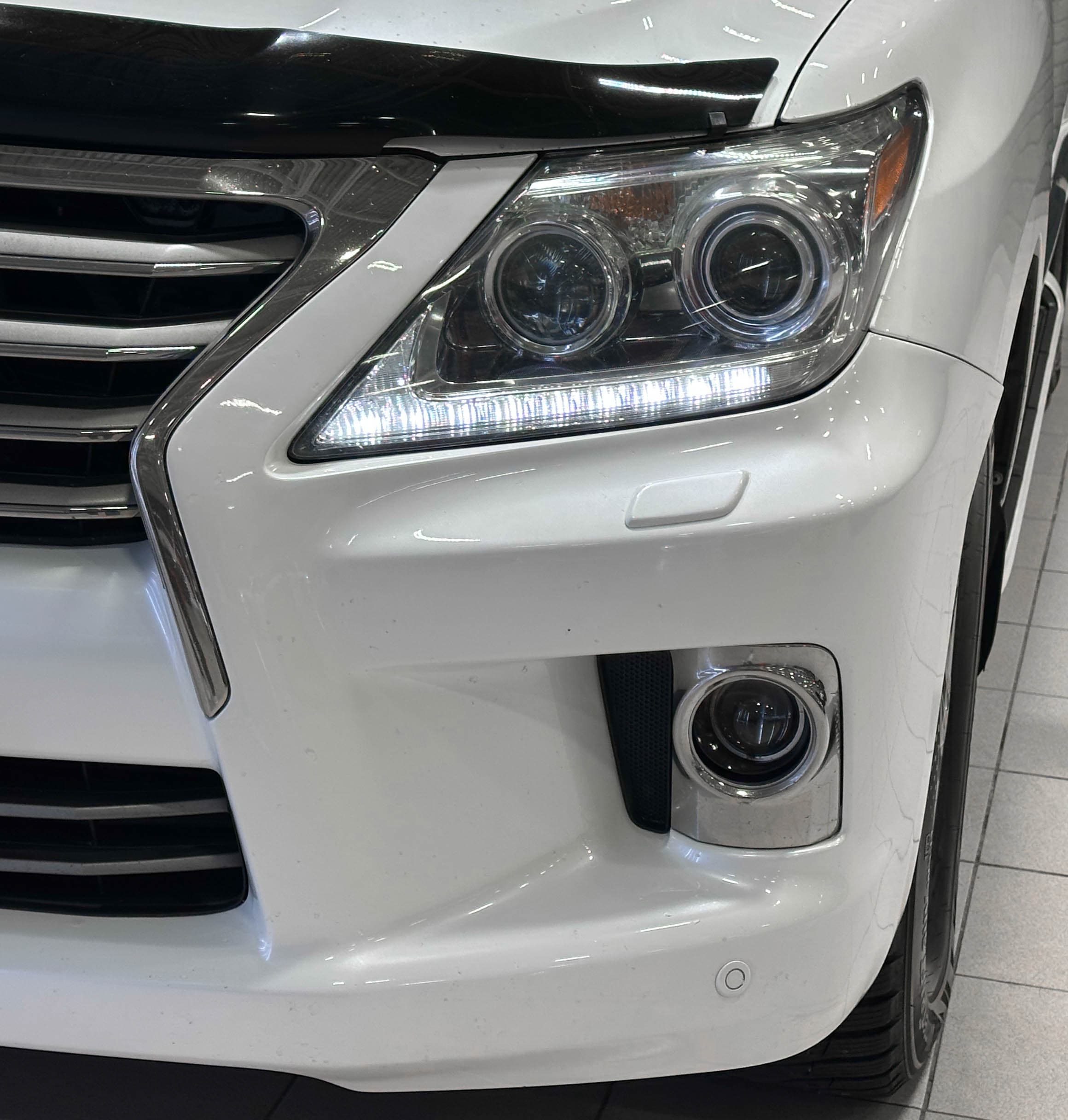 Lexus LX 570 - фото 4