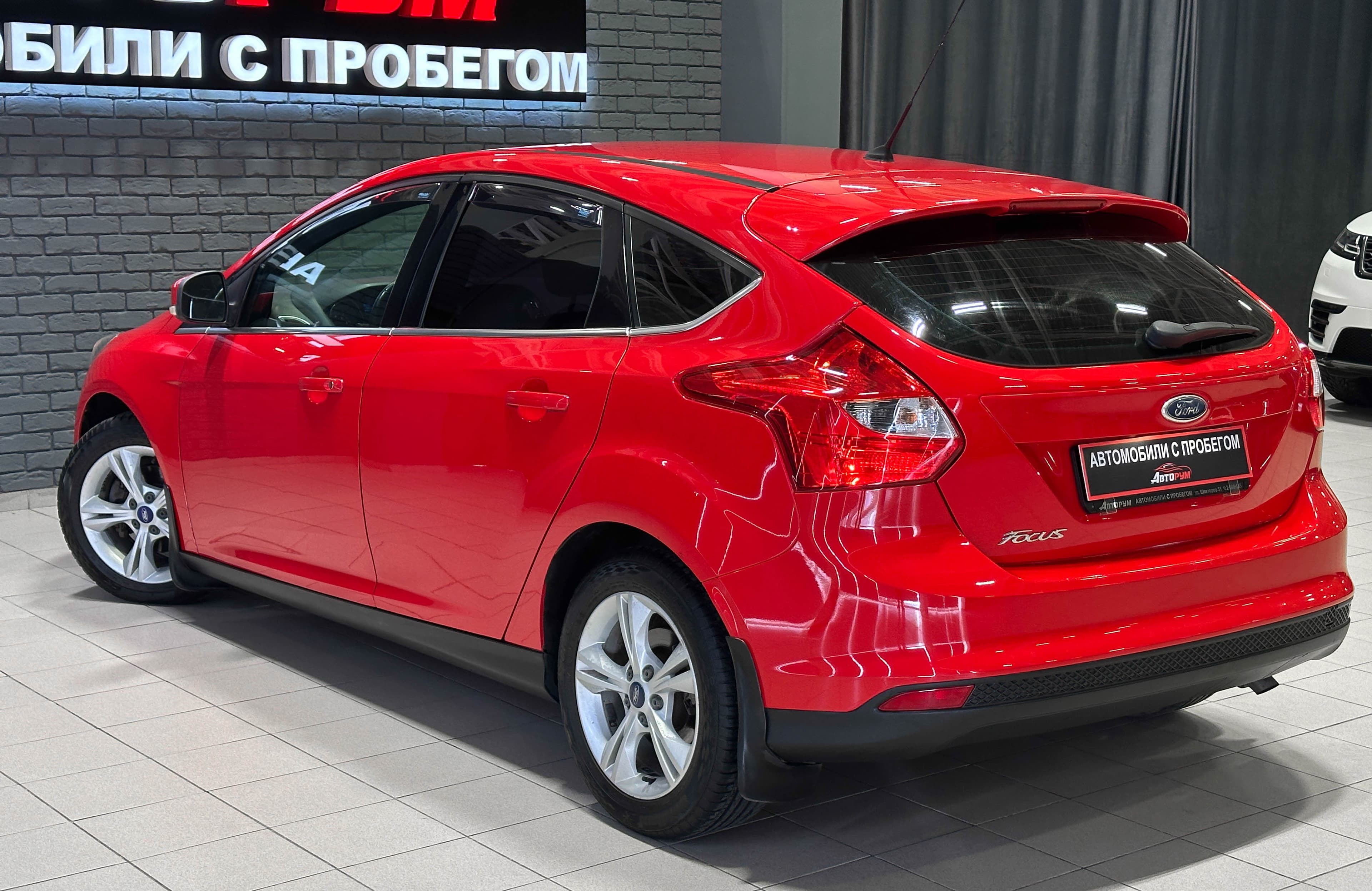 Ford Focus - фото 9