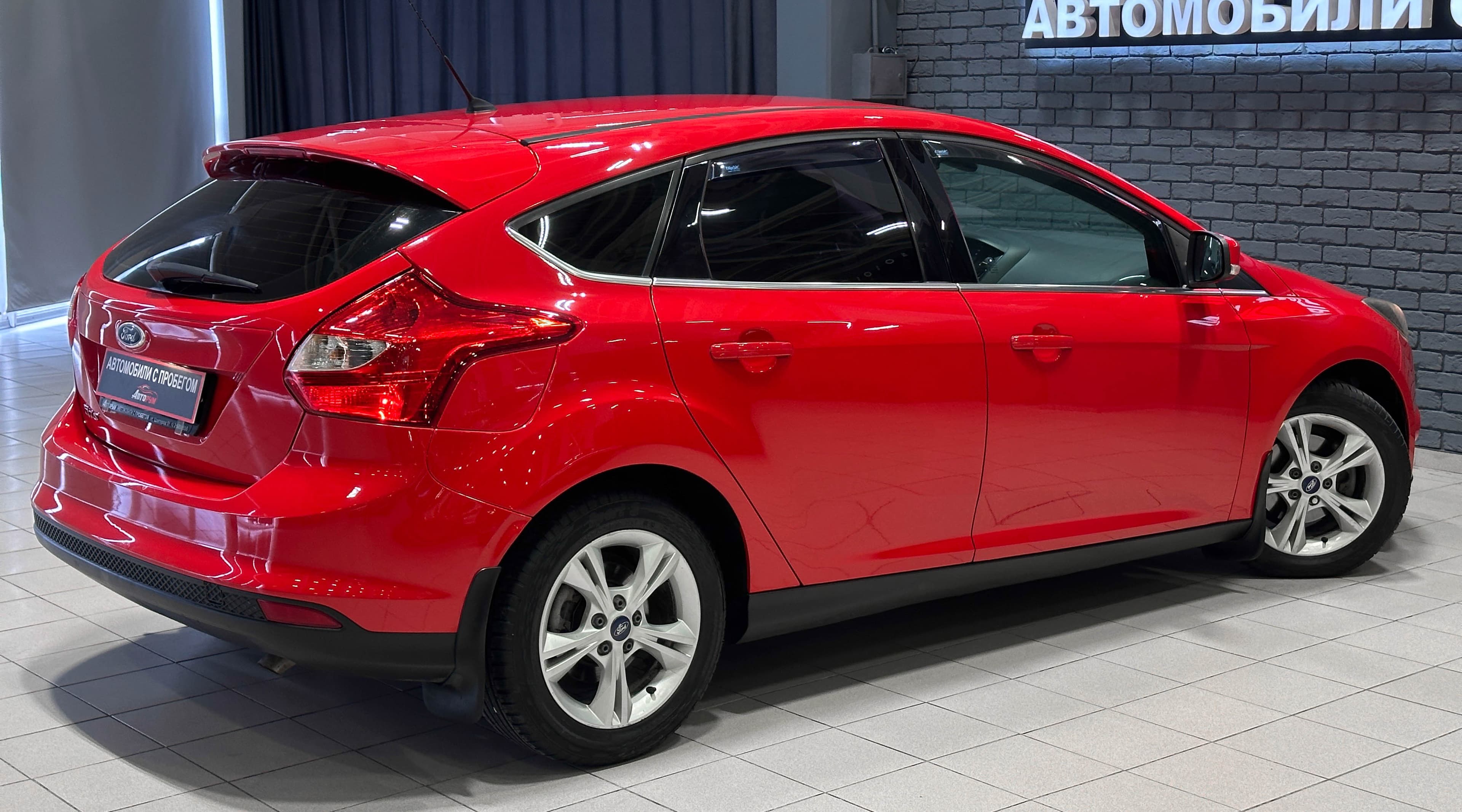 Ford Focus - фото 6